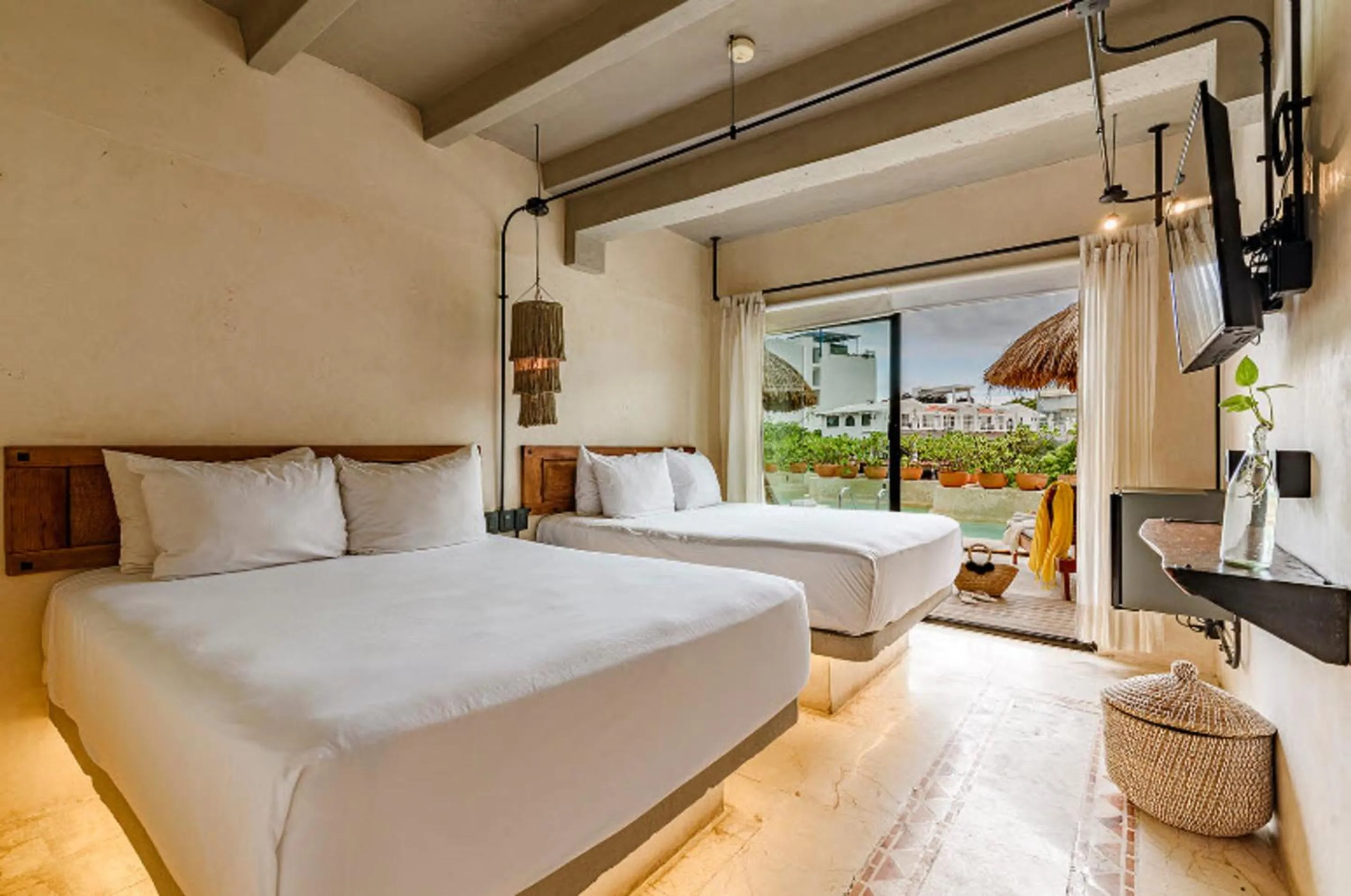 Bed in Caribbean Paradise Hotel & Spa - 5th Avenue