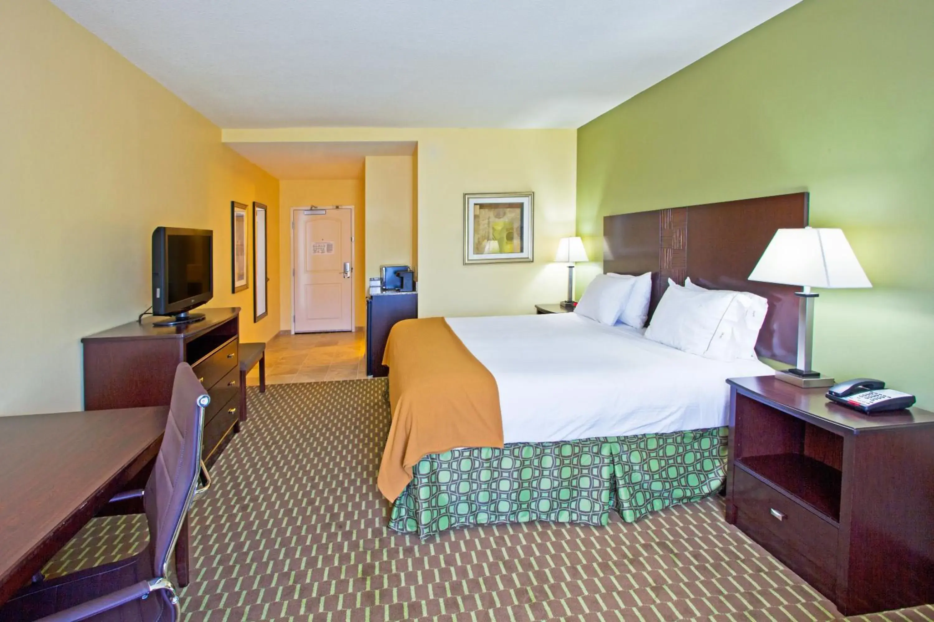 King Room - Mobility Access/Hearing Accessible in Holiday Inn Express and Suites Saint Augustine North by IHG King Room - Mobility Access/Hearing Accessible in Holiday Inn Express and Suites Saint Augustine North by IHG