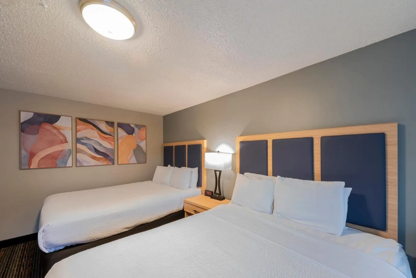 Bed in Courtesy Inn Downtown Eugene