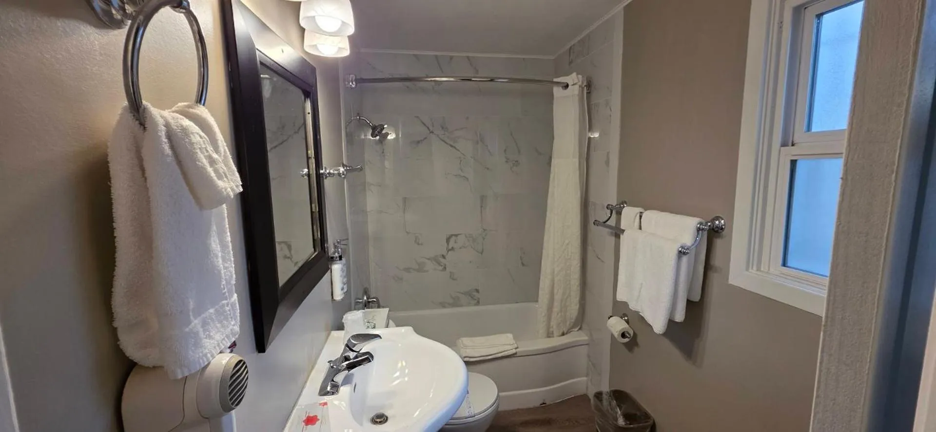 Courtesy Inn Downtown Eugene