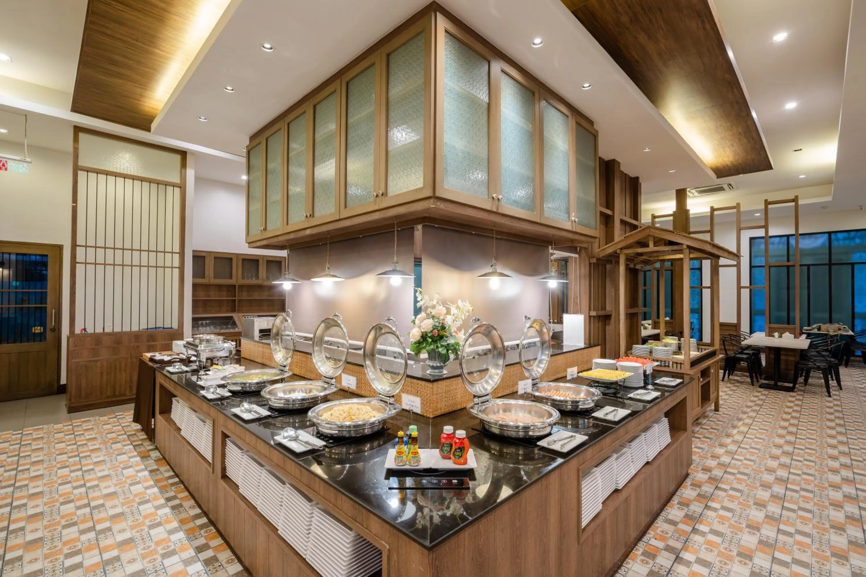 Restaurant/places to eat in Bhukitta Boutique Hotel Phuket Town