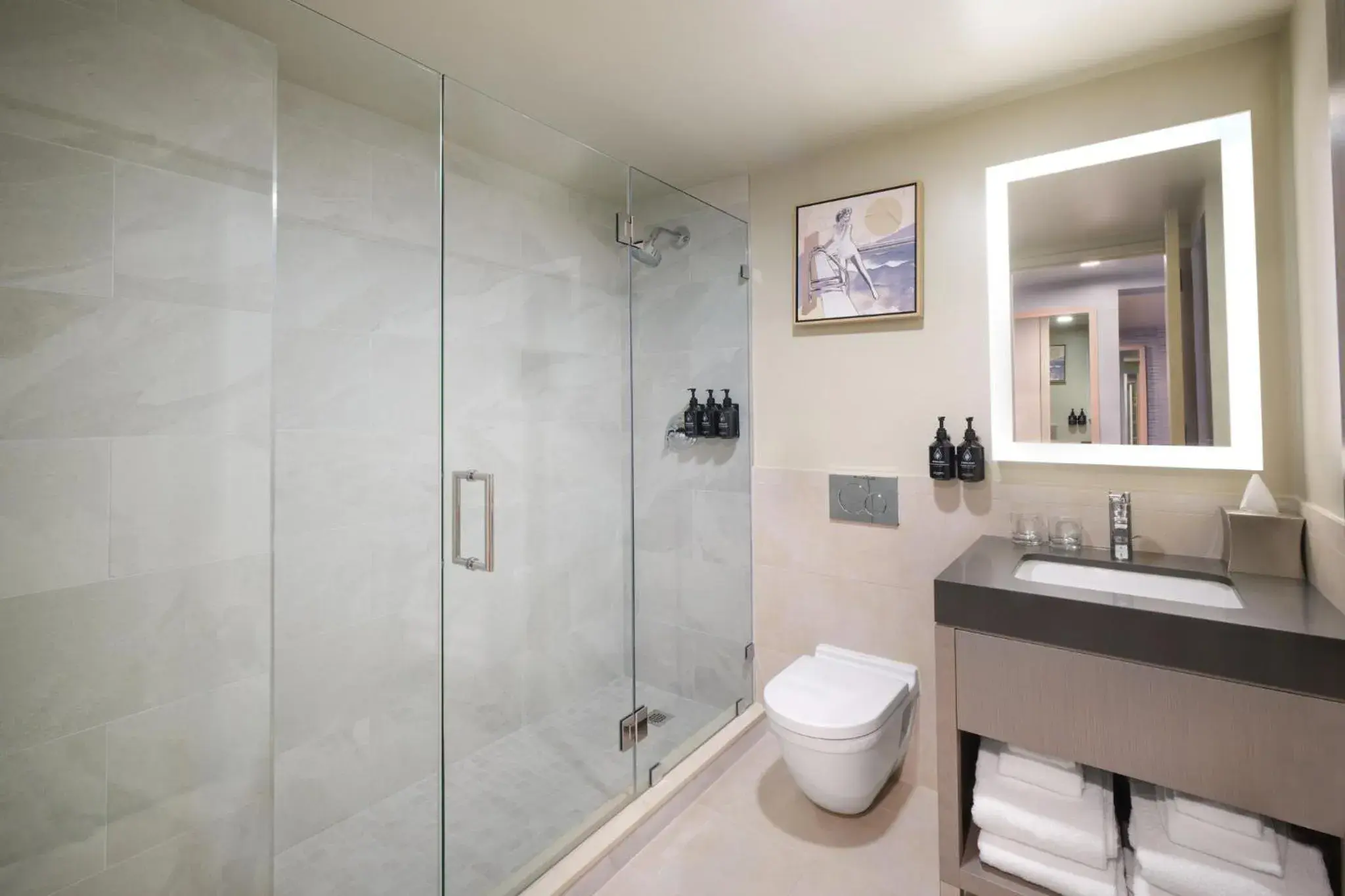 Standard Queen Room in Hotel Indigo East End by IHG Standard Queen Room in Hotel Indigo East End by IHG