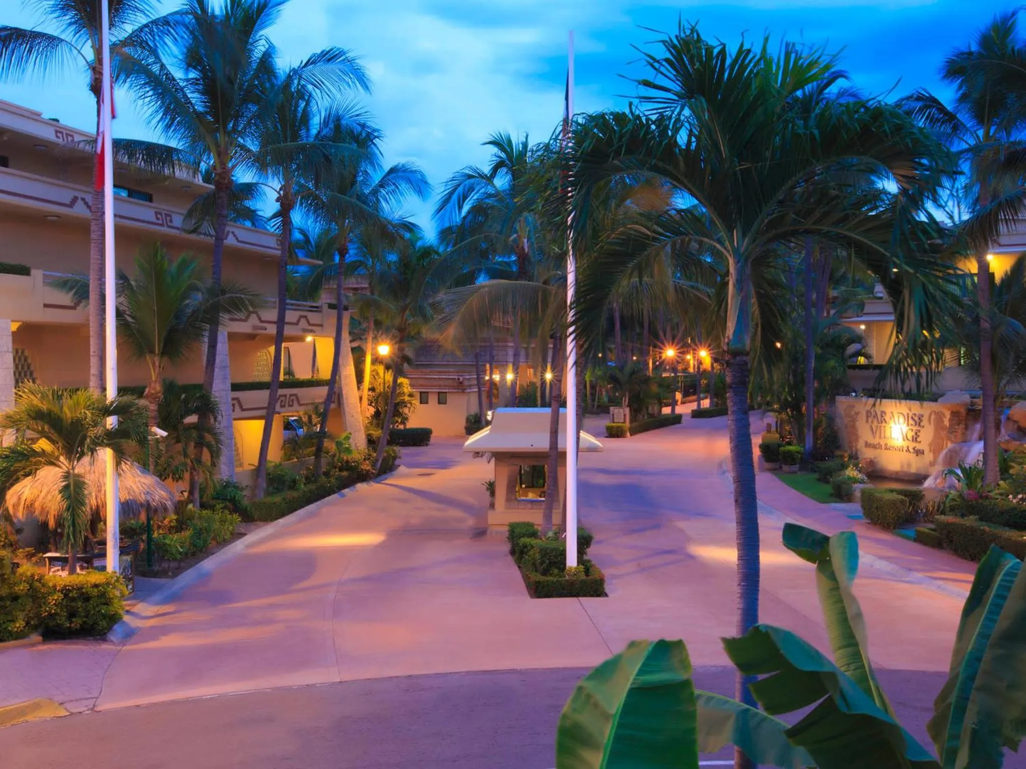 Facade/entrance in Paradise Village