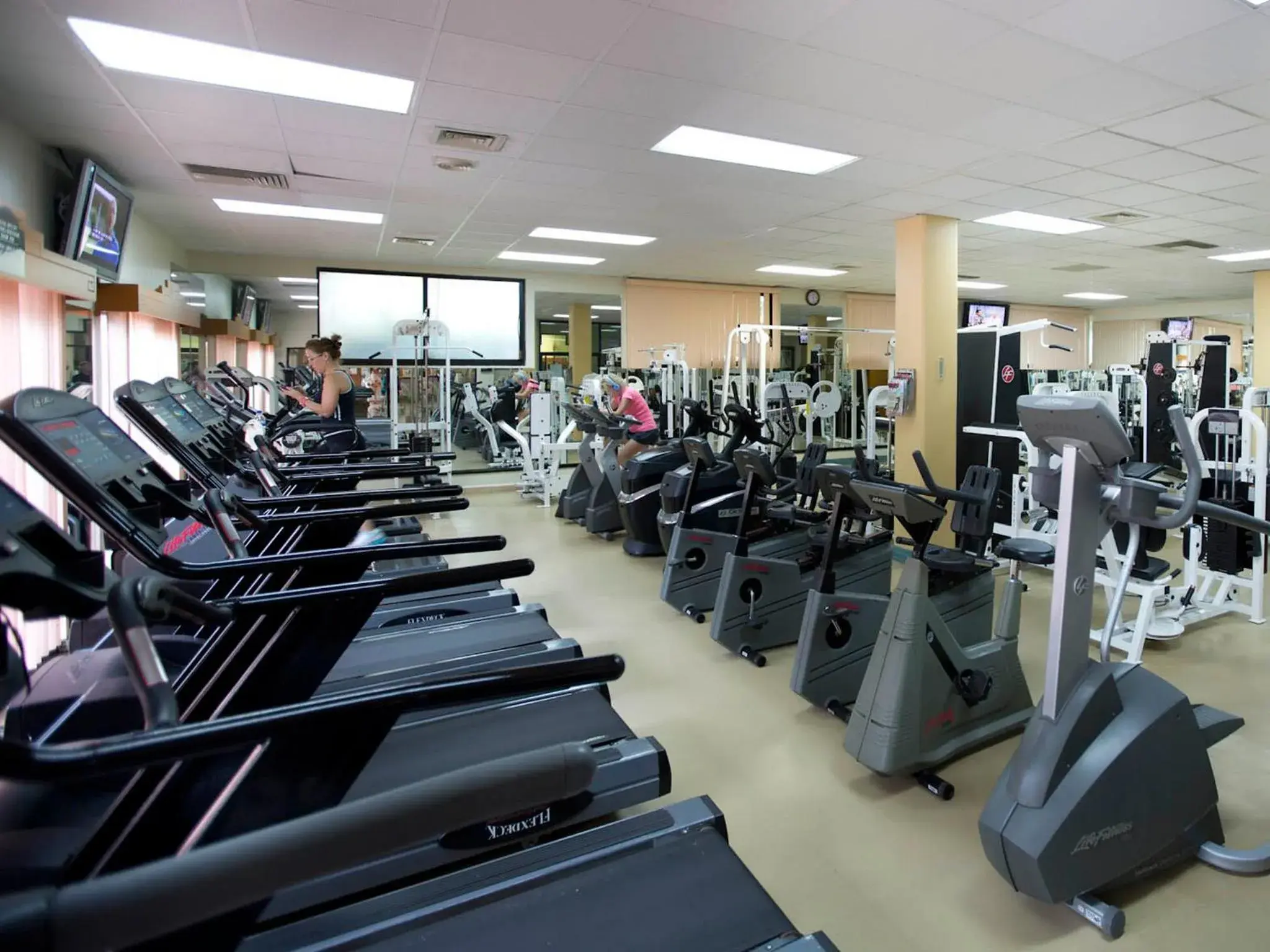 Fitness centre/facilities in Paradise Village Fitness centre/facilities in Paradise Village