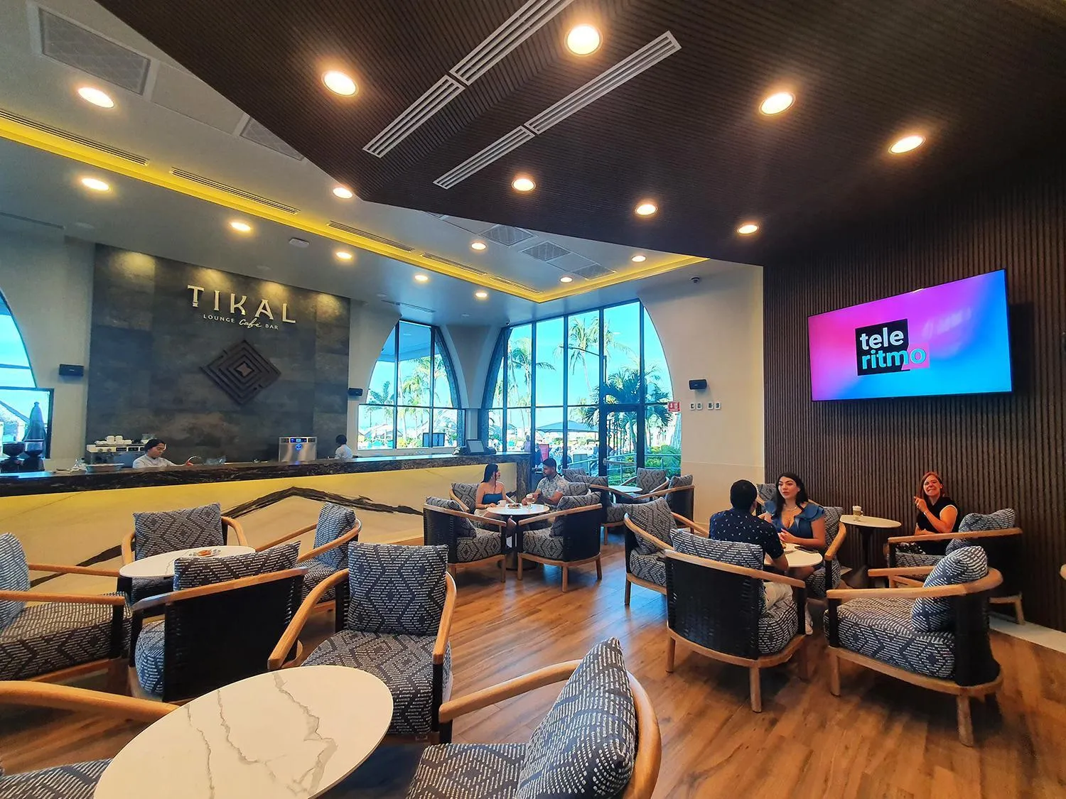 Lounge or bar in Paradise Village