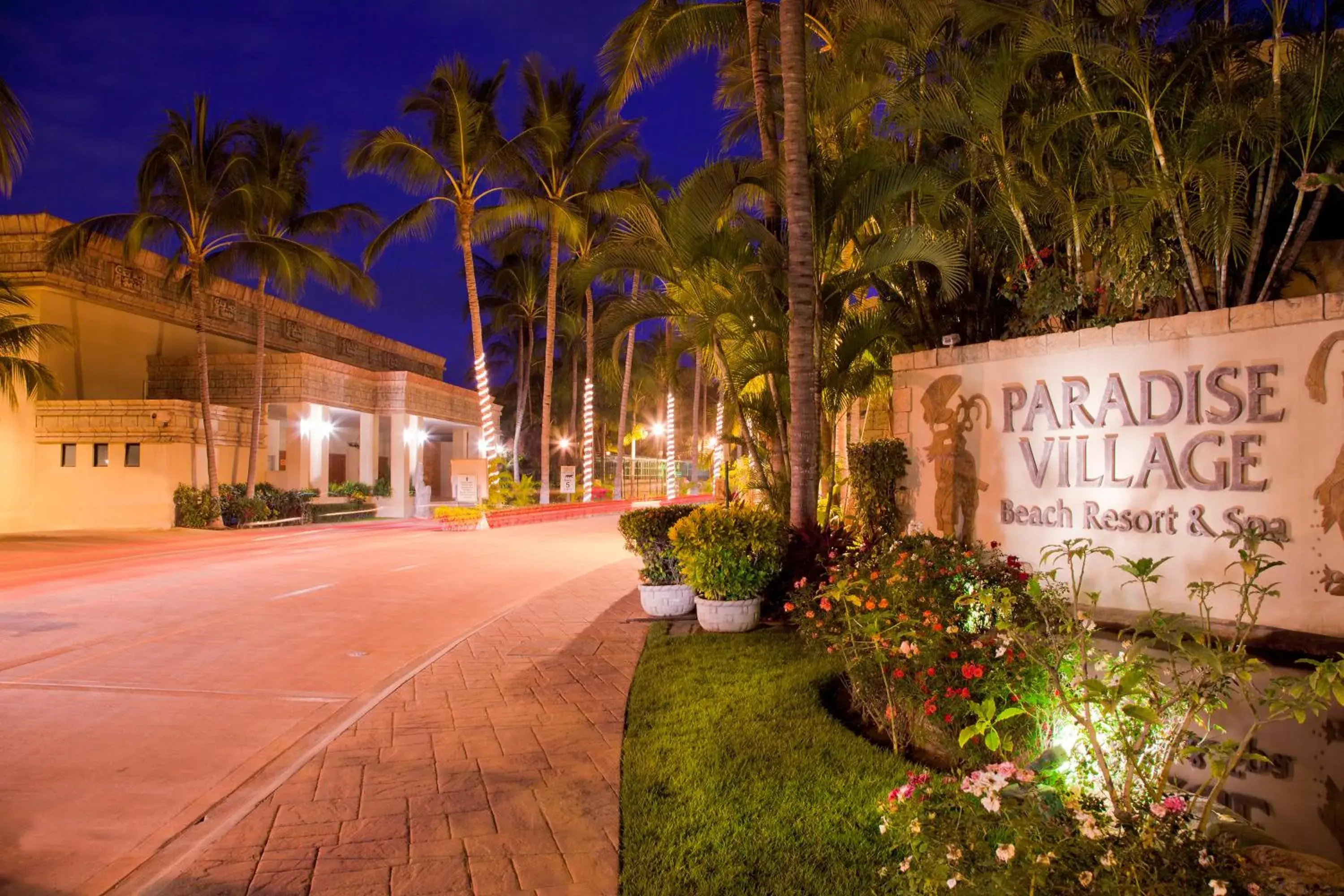 Facade/entrance in Paradise Village Facade/entrance in Paradise Village