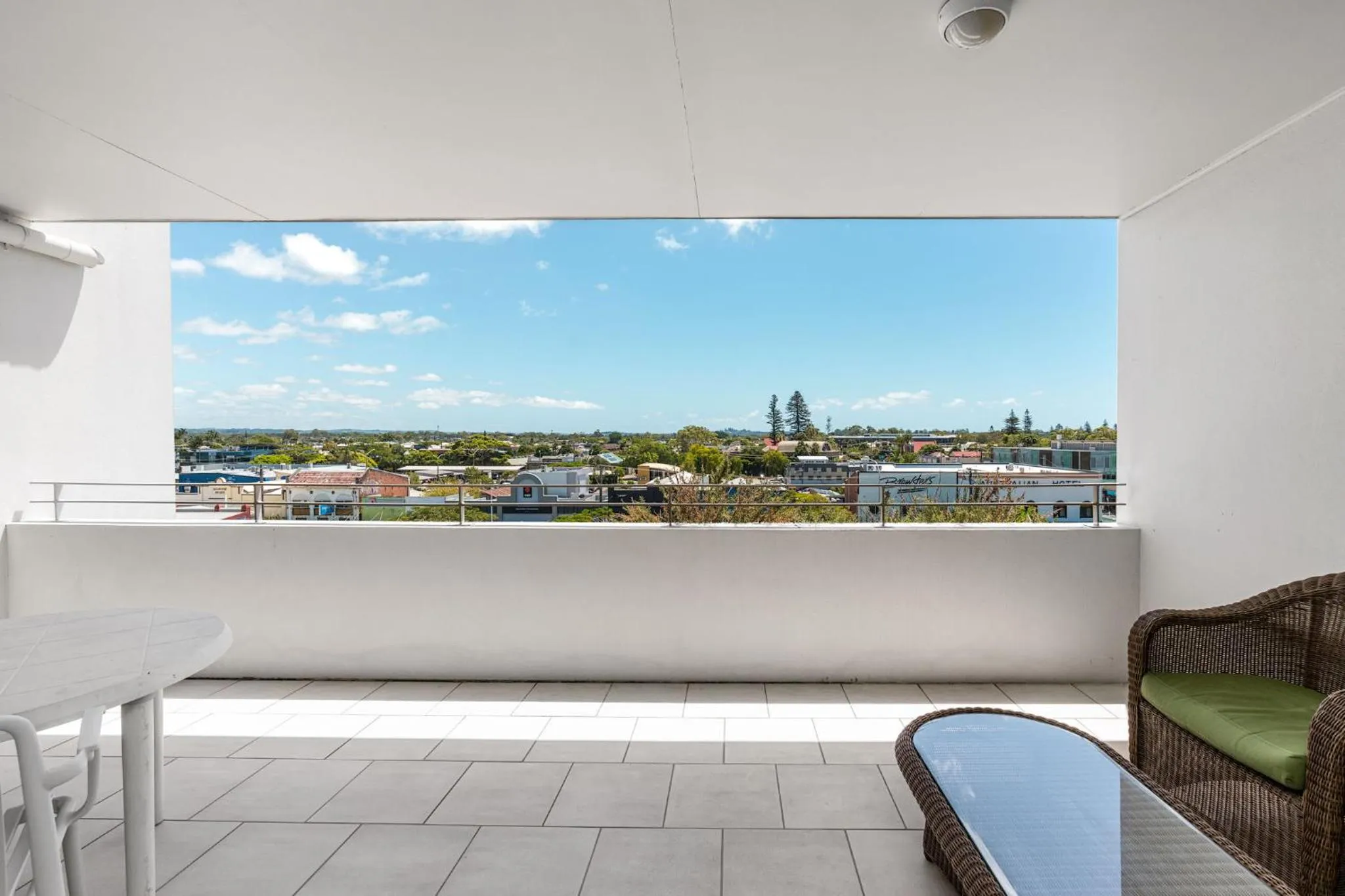 Riverside Apartments & Hotel