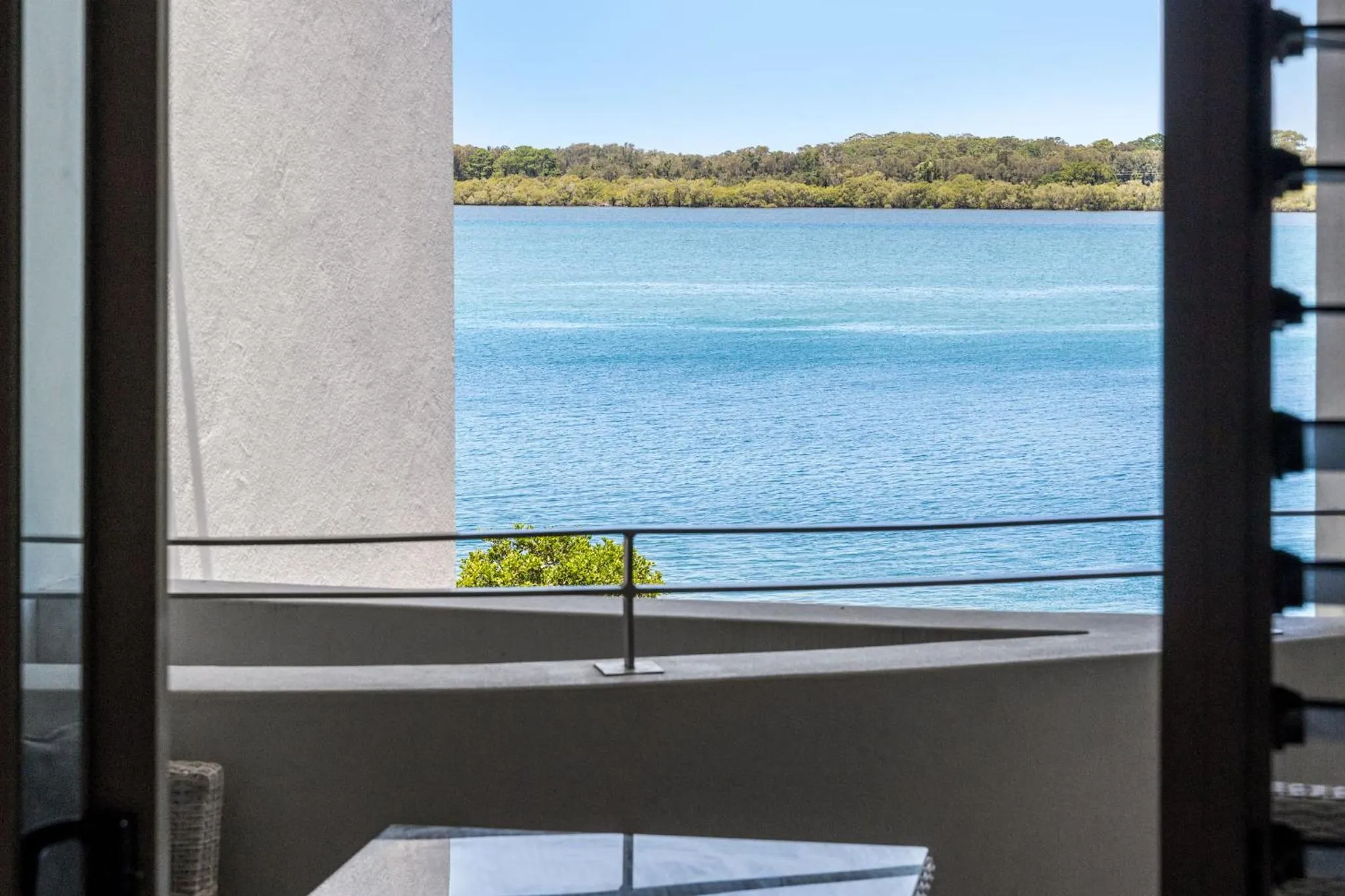 Riverside Apartments & Hotel