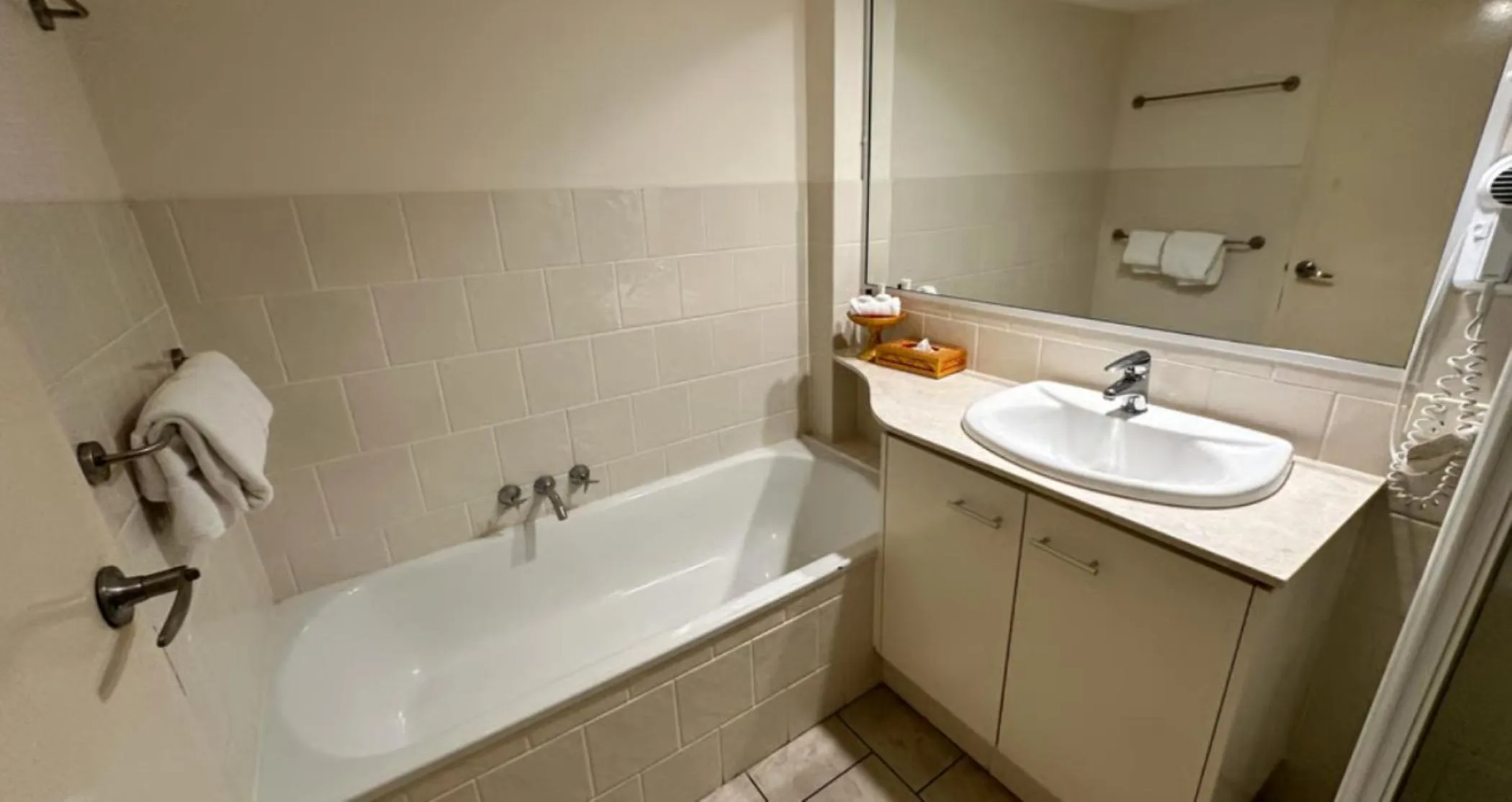 Bathroom in Riverside Holiday Apartments