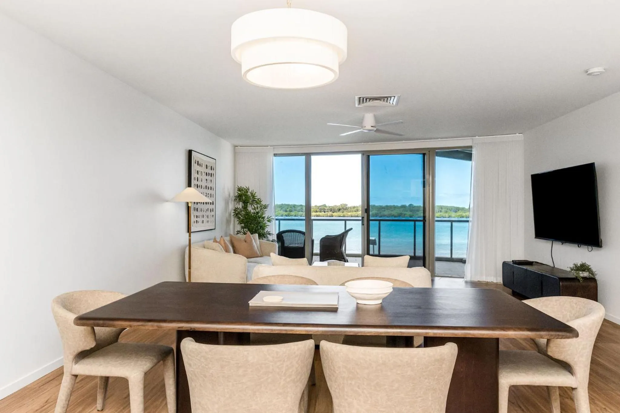 Riverside Apartments & Hotel