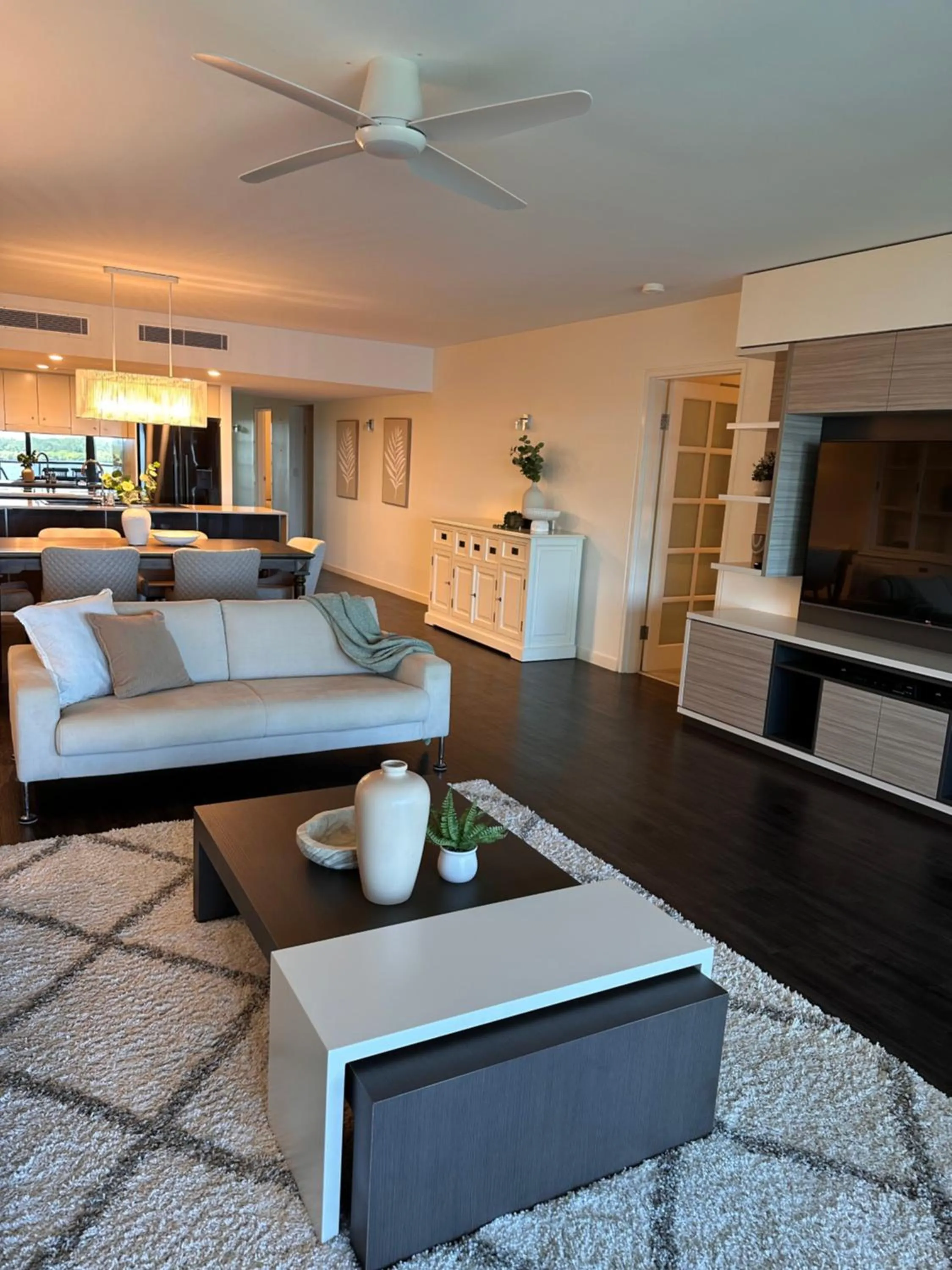 Riverside Holiday Apartments