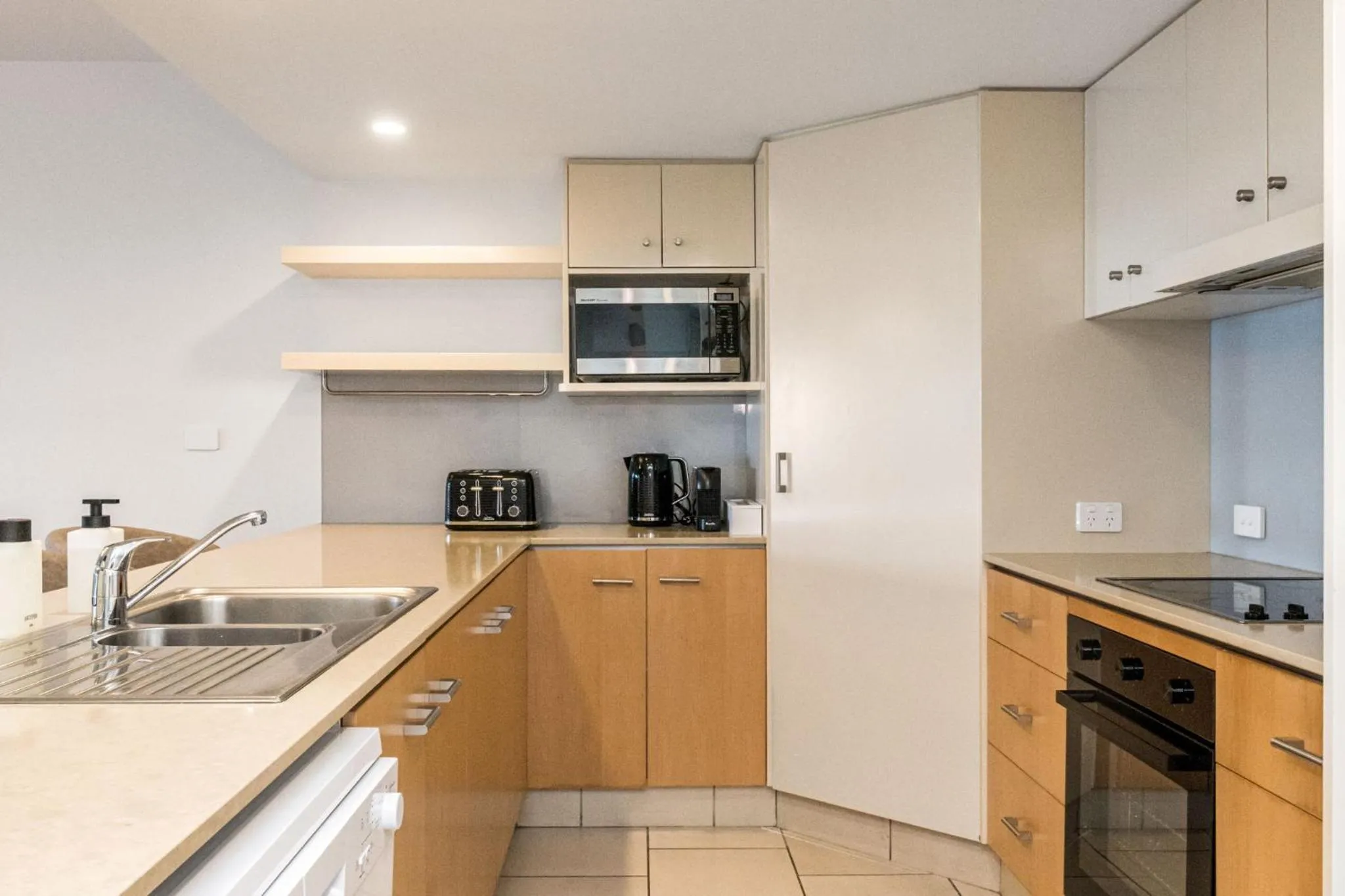 Riverside Apartments & Hotel