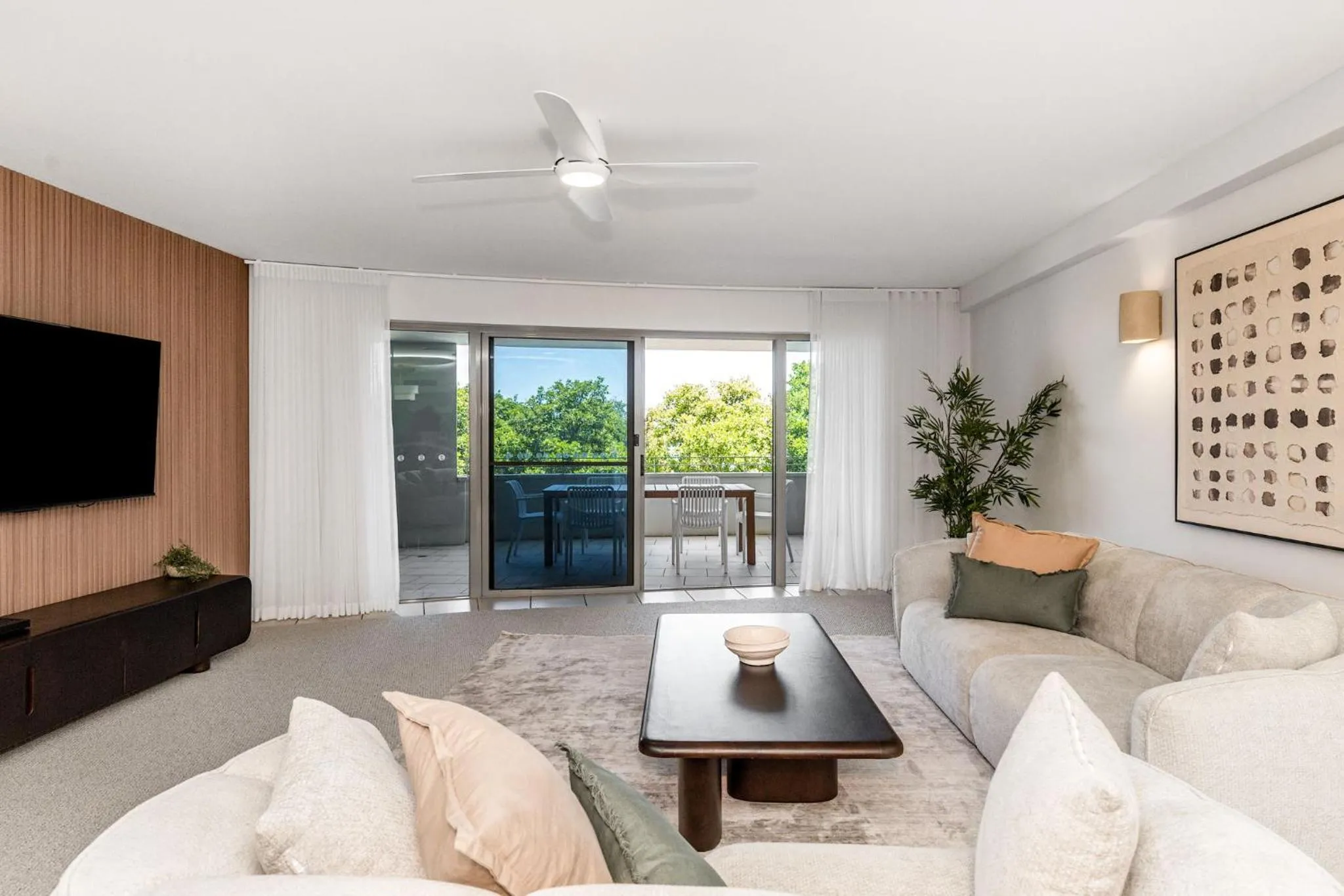 Riverside Apartments & Hotel