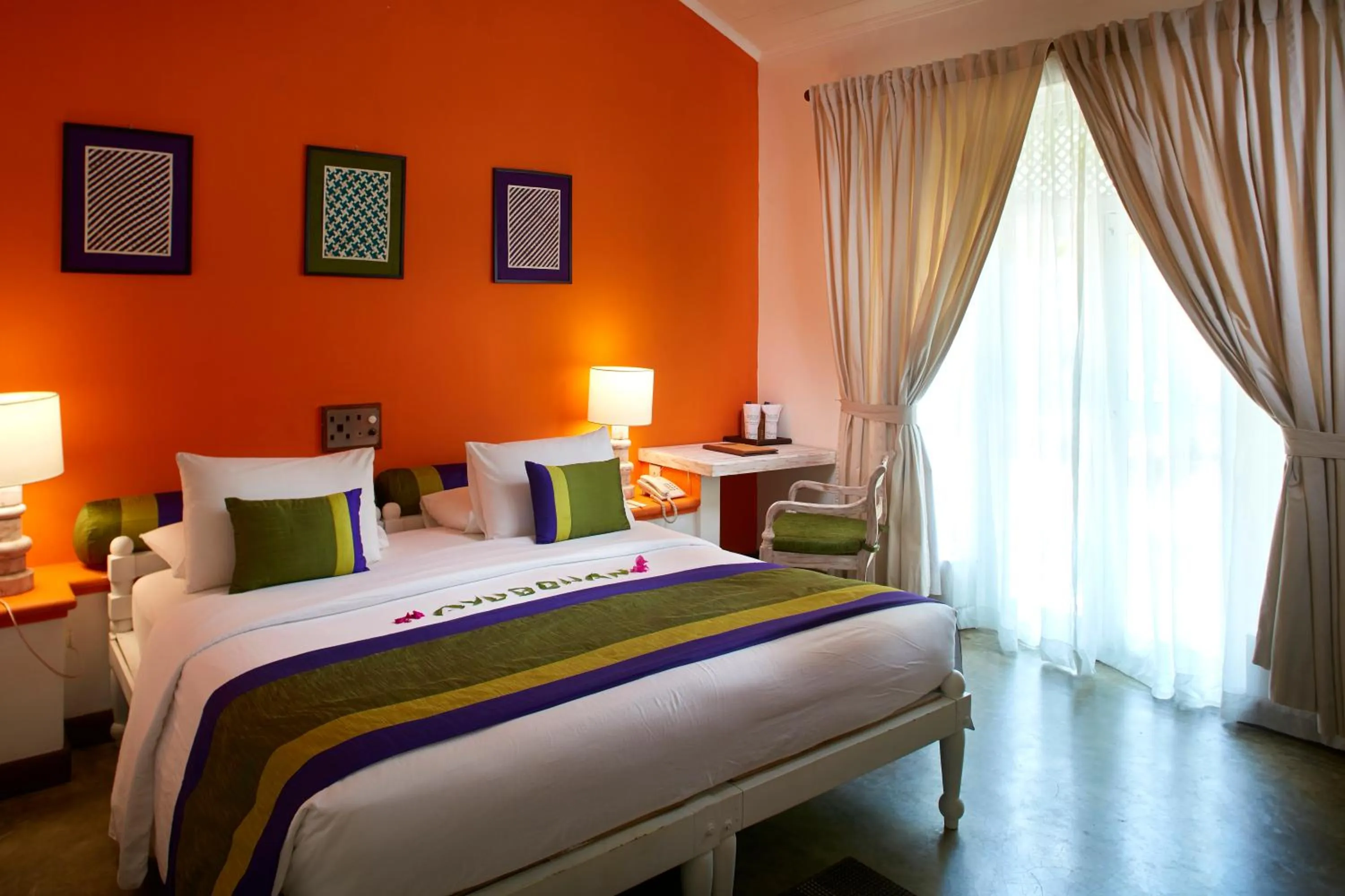 Photo of the whole room, Bed in Hotel Sigiriya