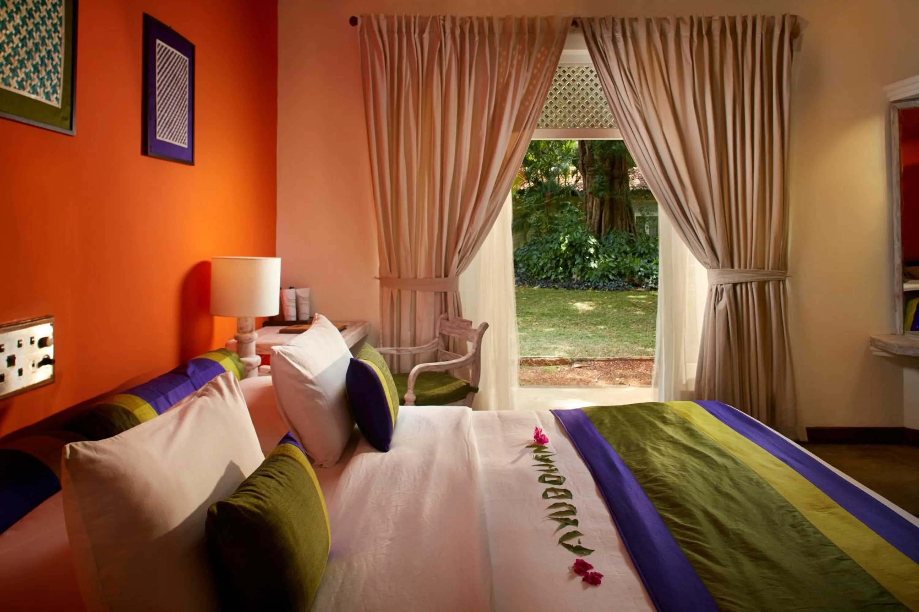 Photo of the whole room, Bed in Hotel Sigiriya