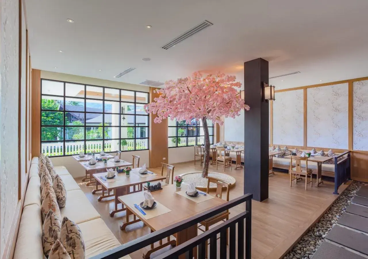 Food and drinks in Diamond Cliff Resort & Spa, Patong Beach Food and drinks in Diamond Cliff Resort & Spa, Patong Beach