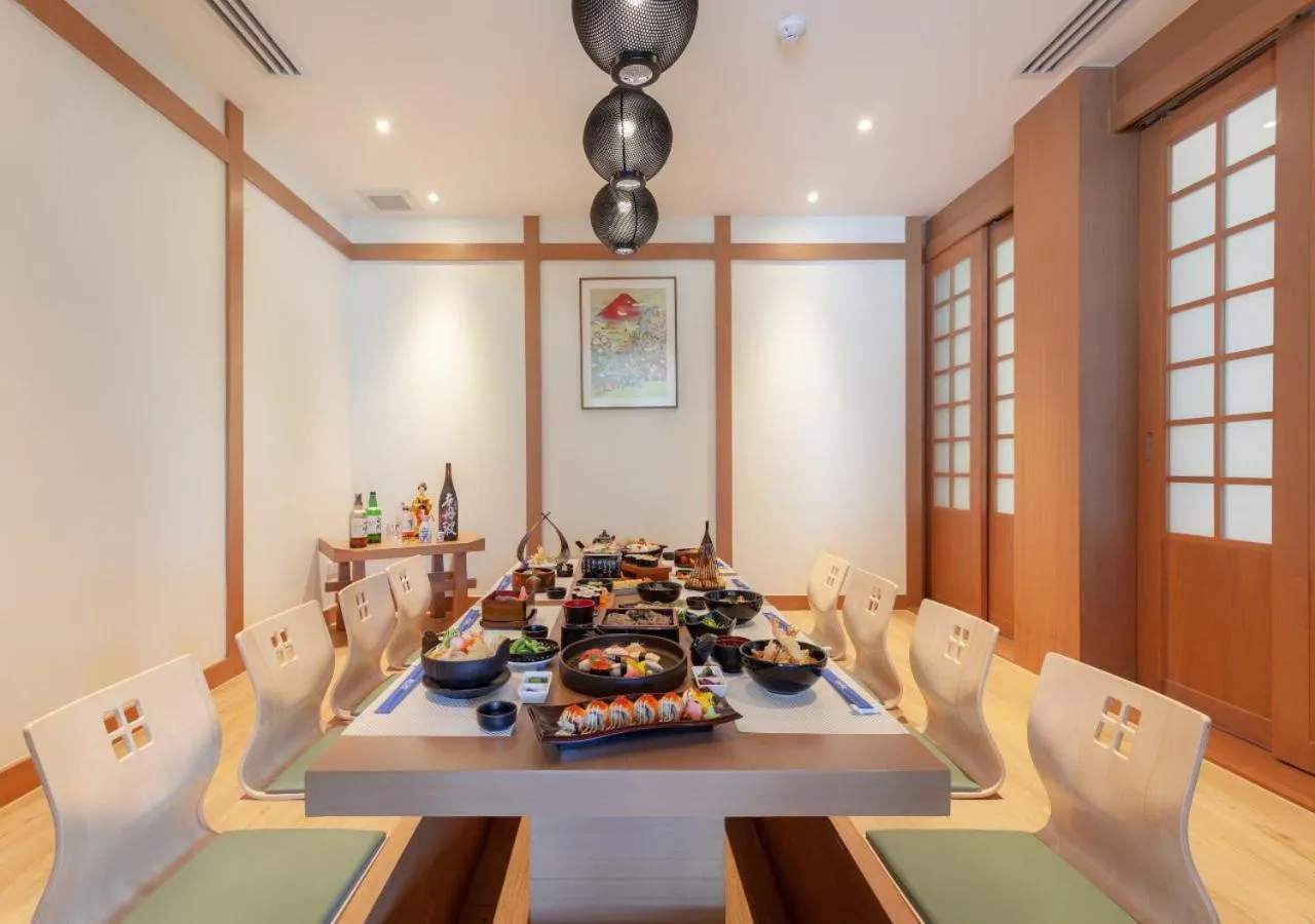 Lunch in Diamond Cliff Resort & Spa, Patong Beach