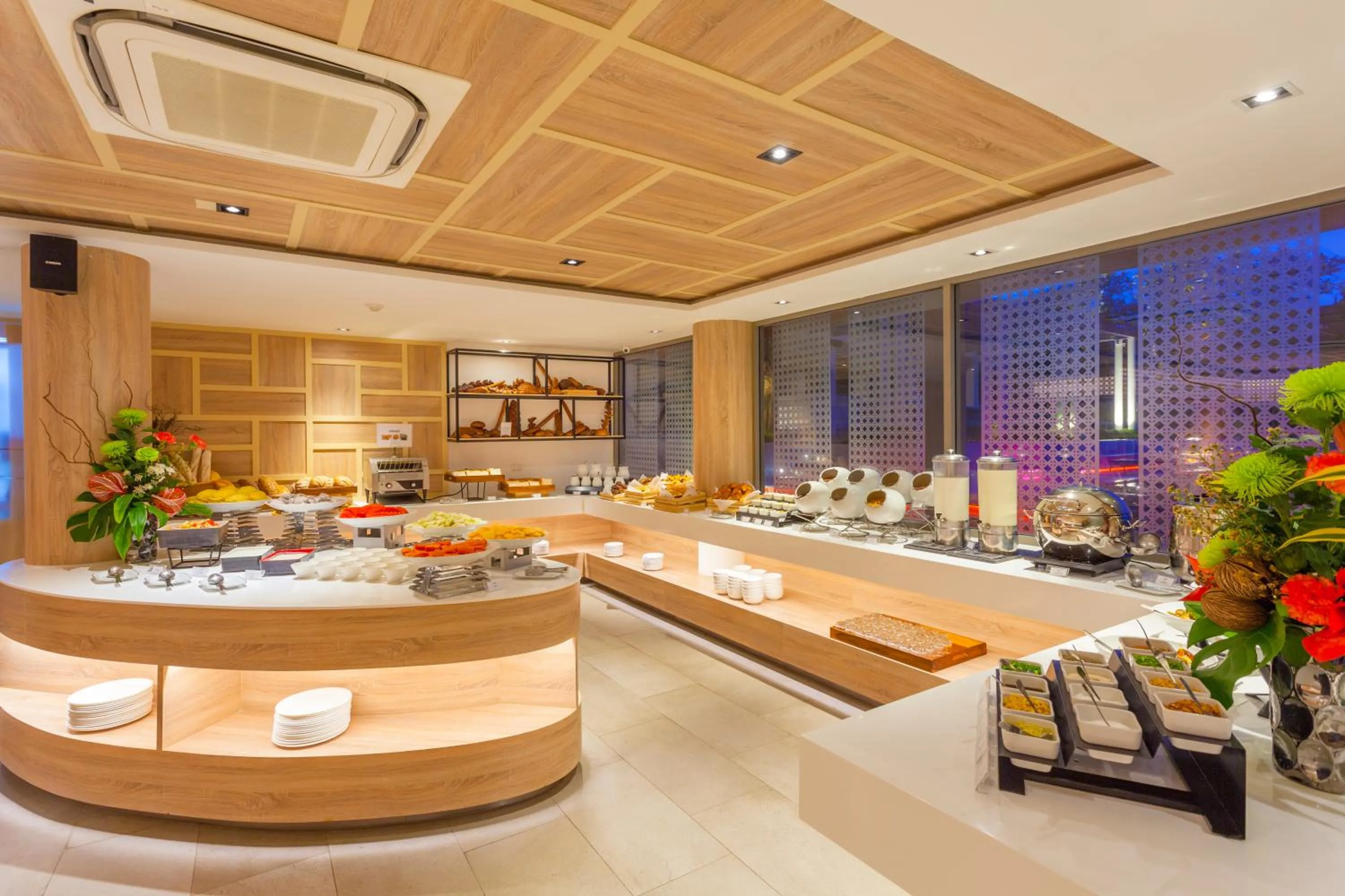 Restaurant/places to eat in Diamond Cliff Resort & Spa, Patong Beach