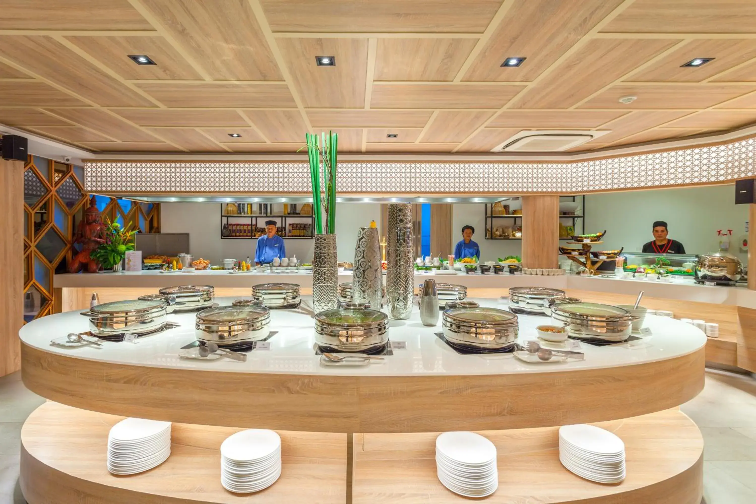 Restaurant/places to eat in Diamond Cliff Resort & Spa, Patong Beach Restaurant/places to eat in Diamond Cliff Resort & Spa, Patong Beach