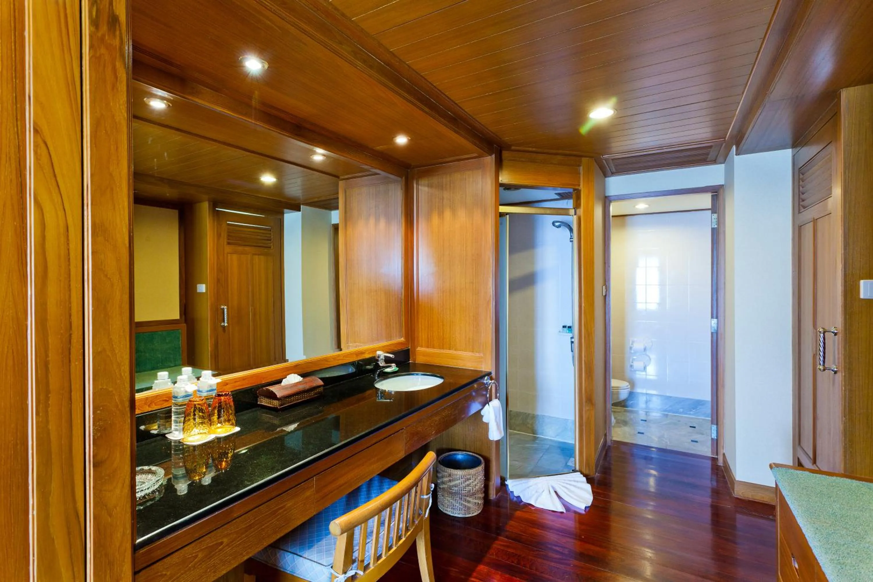 Shower in Diamond Cliff Resort & Spa, Patong Beach