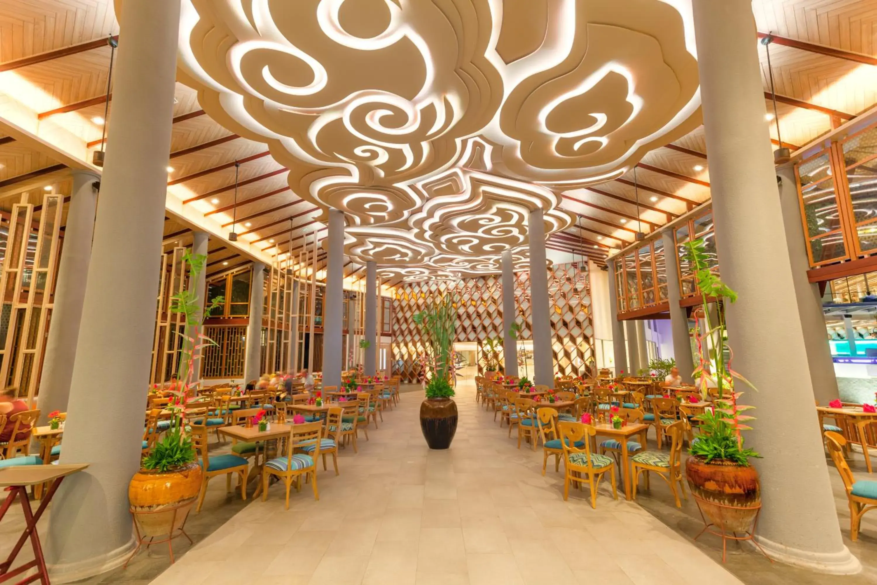 Restaurant/places to eat in Diamond Cliff Resort & Spa, Patong Beach Restaurant/places to eat in Diamond Cliff Resort & Spa, Patong Beach