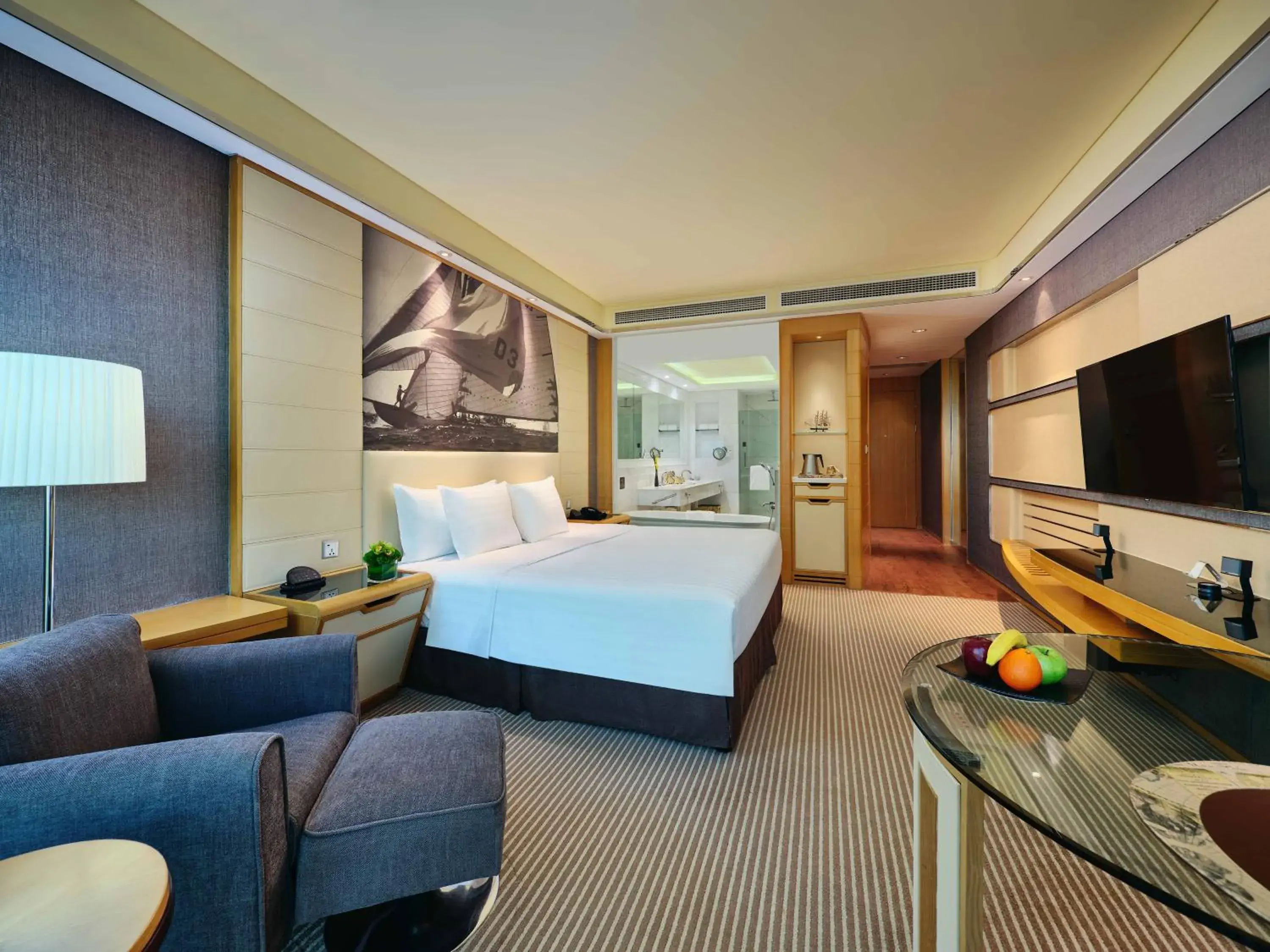Standard King Room in Crowne Plaza Suzhou by IHG Standard King Room in Crowne Plaza Suzhou by IHG