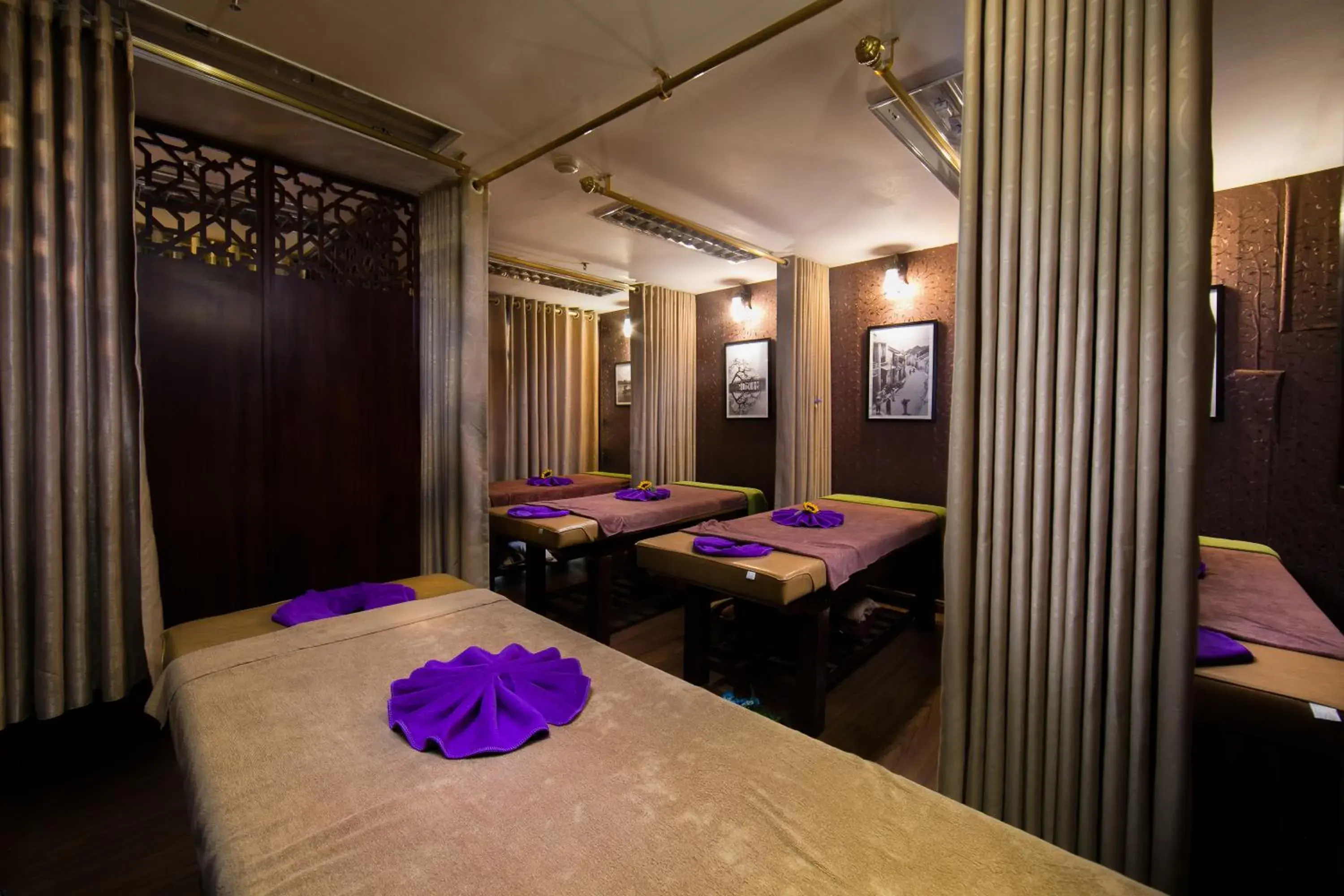 Massage, Bed in Hanoi Nostalgia Hotel & Spa Massage, Bed in Hanoi Nostalgia Hotel & Spa