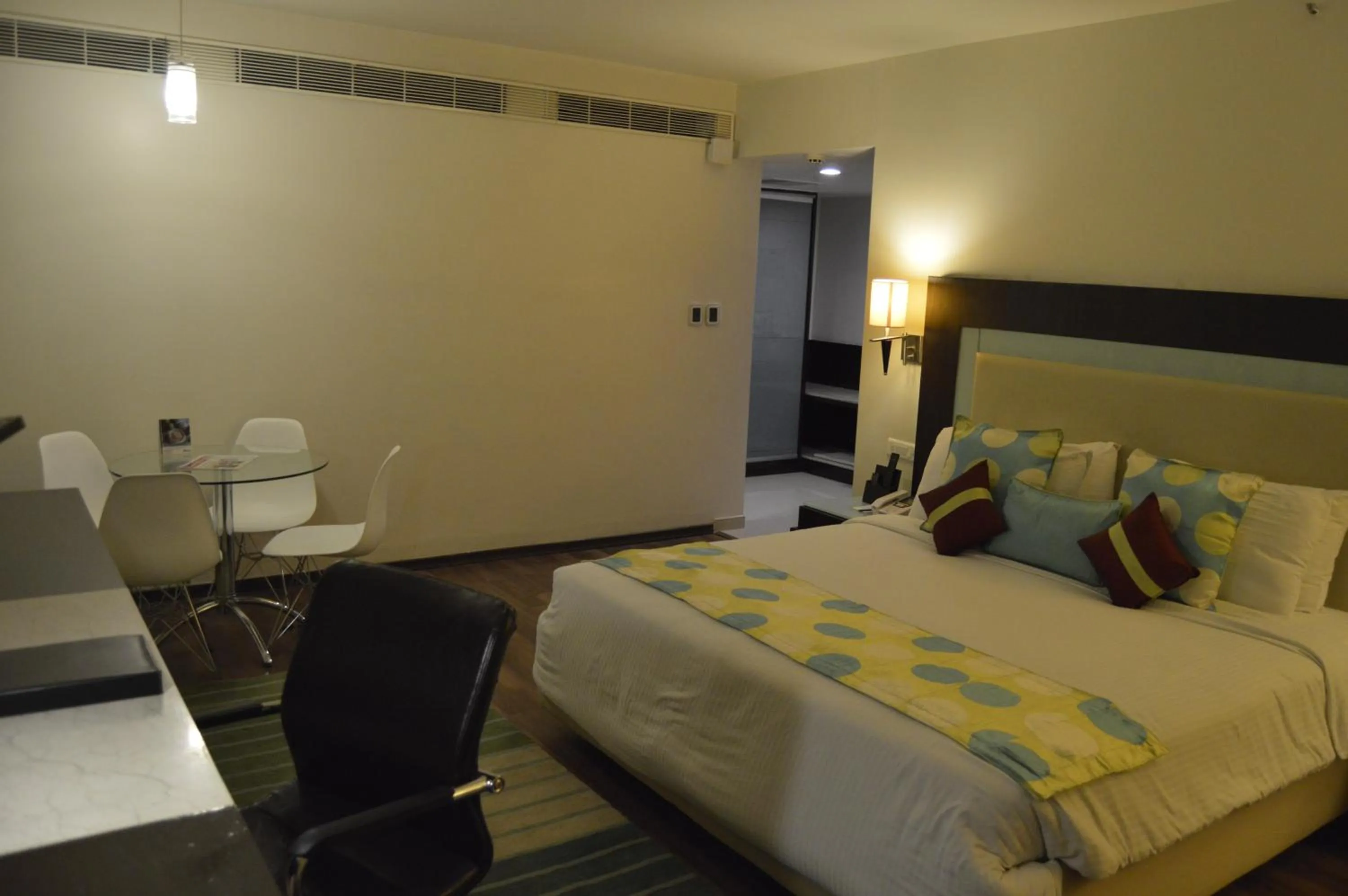 Bedroom, Bed in Fortune Inn Sree Kanya, Visakhapatnam - Member ITC Hotels' Group