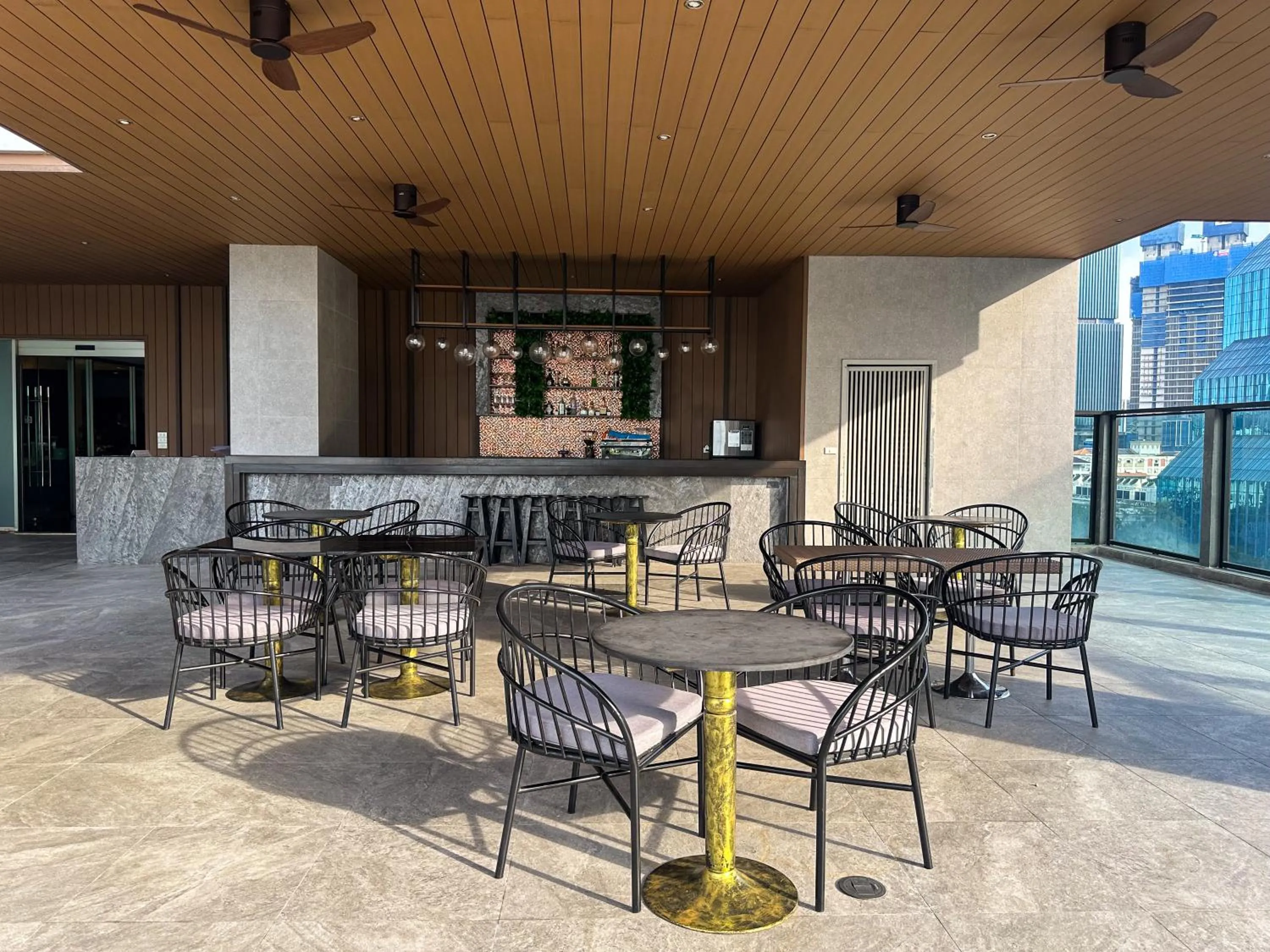 Restaurant/places to eat in Urbana Sathorn Hotel, Bangkok