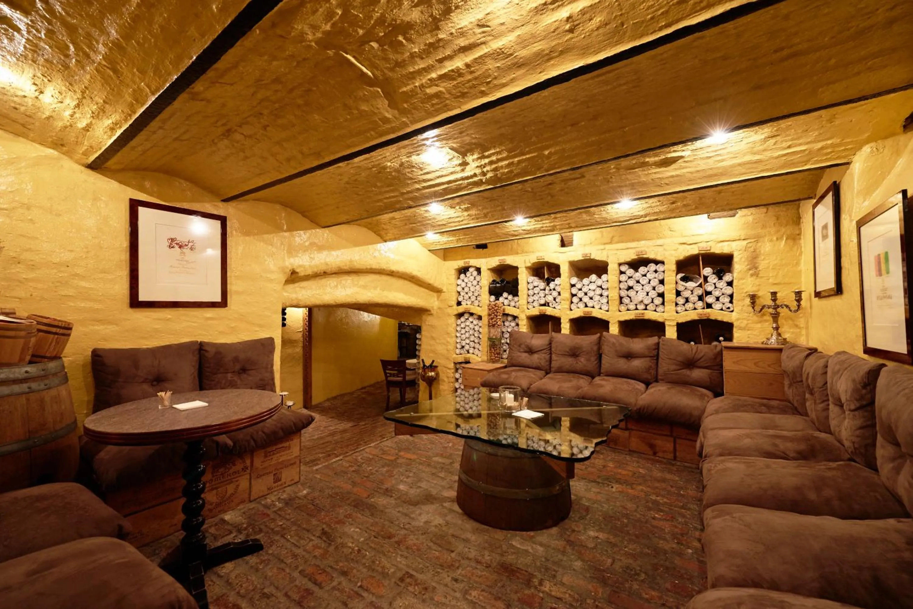 Restaurant/places to eat in Hotel Colvenier