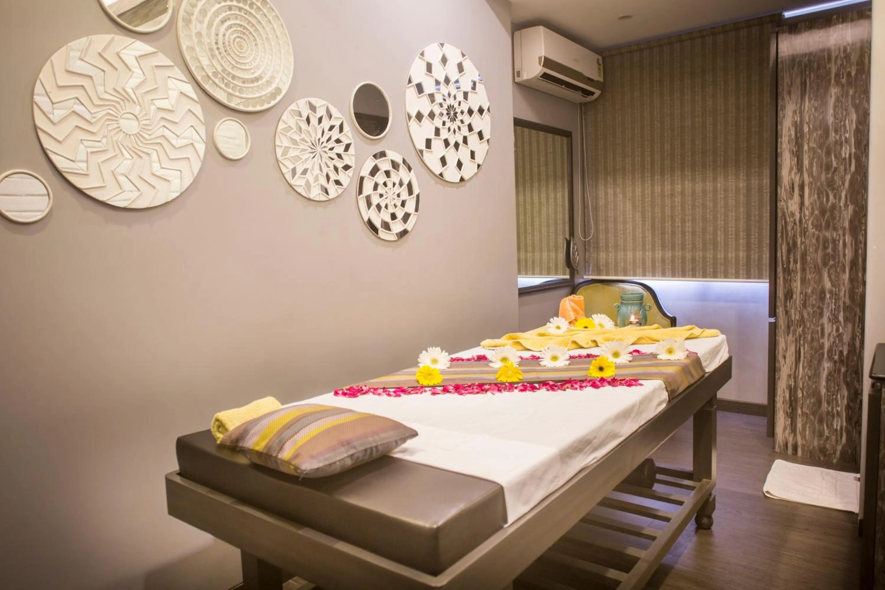 Massage in The Shalimar Hotel, Kemps Corner