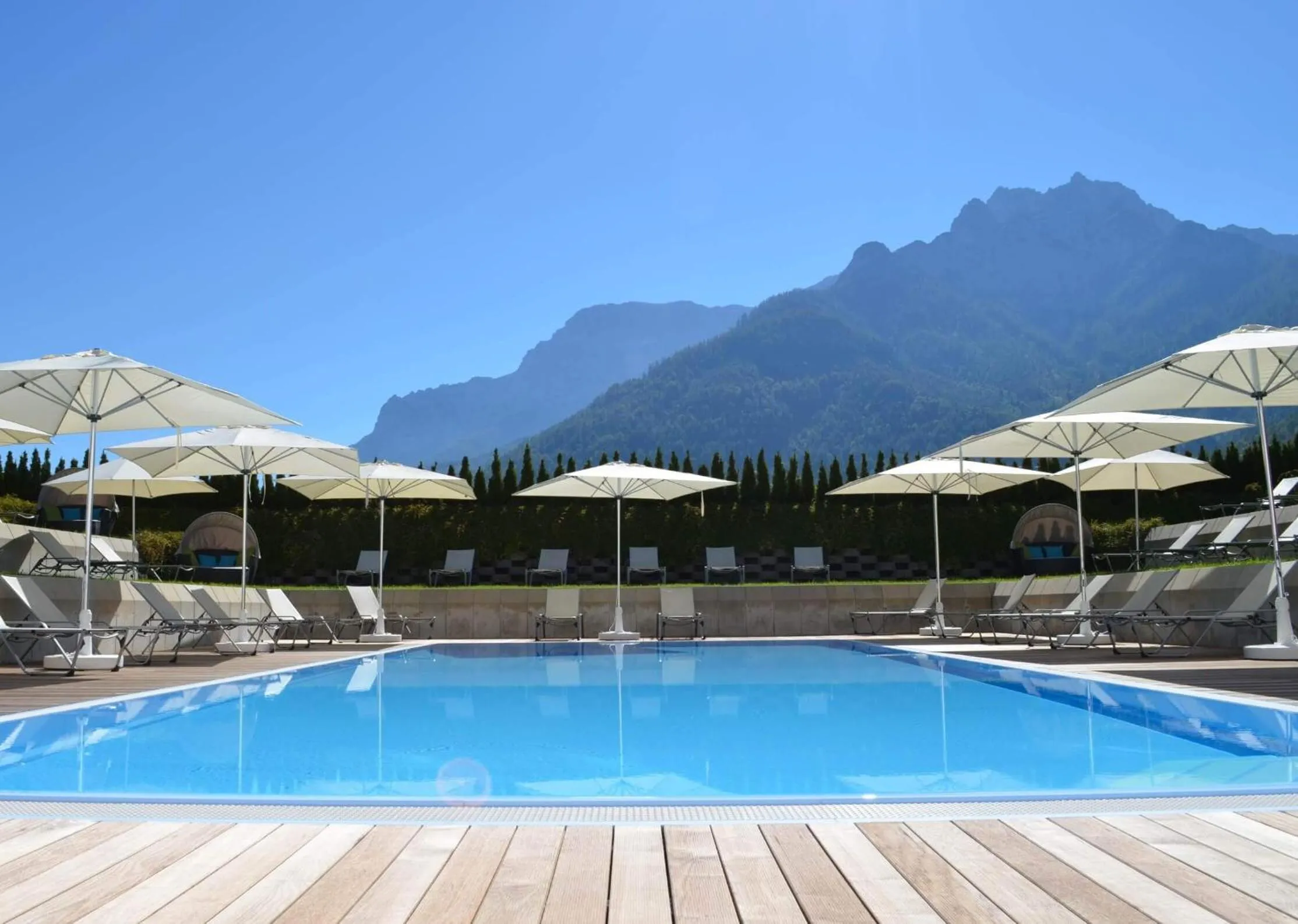 Swimming pool in KUHOTEL by Rilano