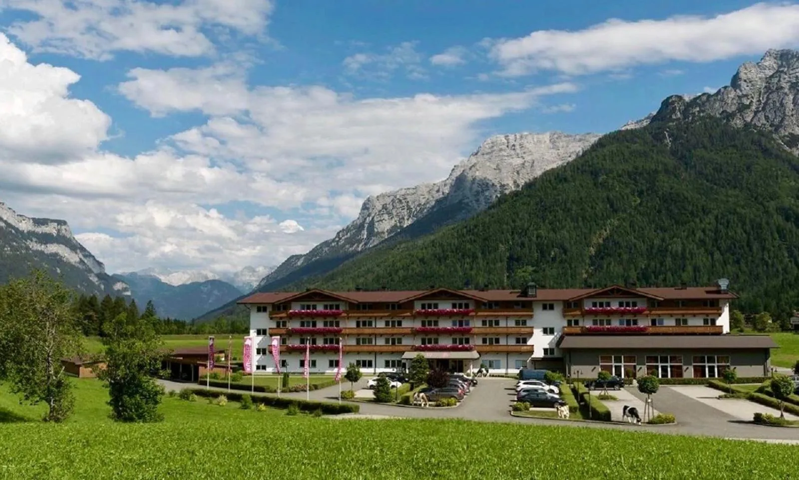 Property building in KUHOTEL by Rilano