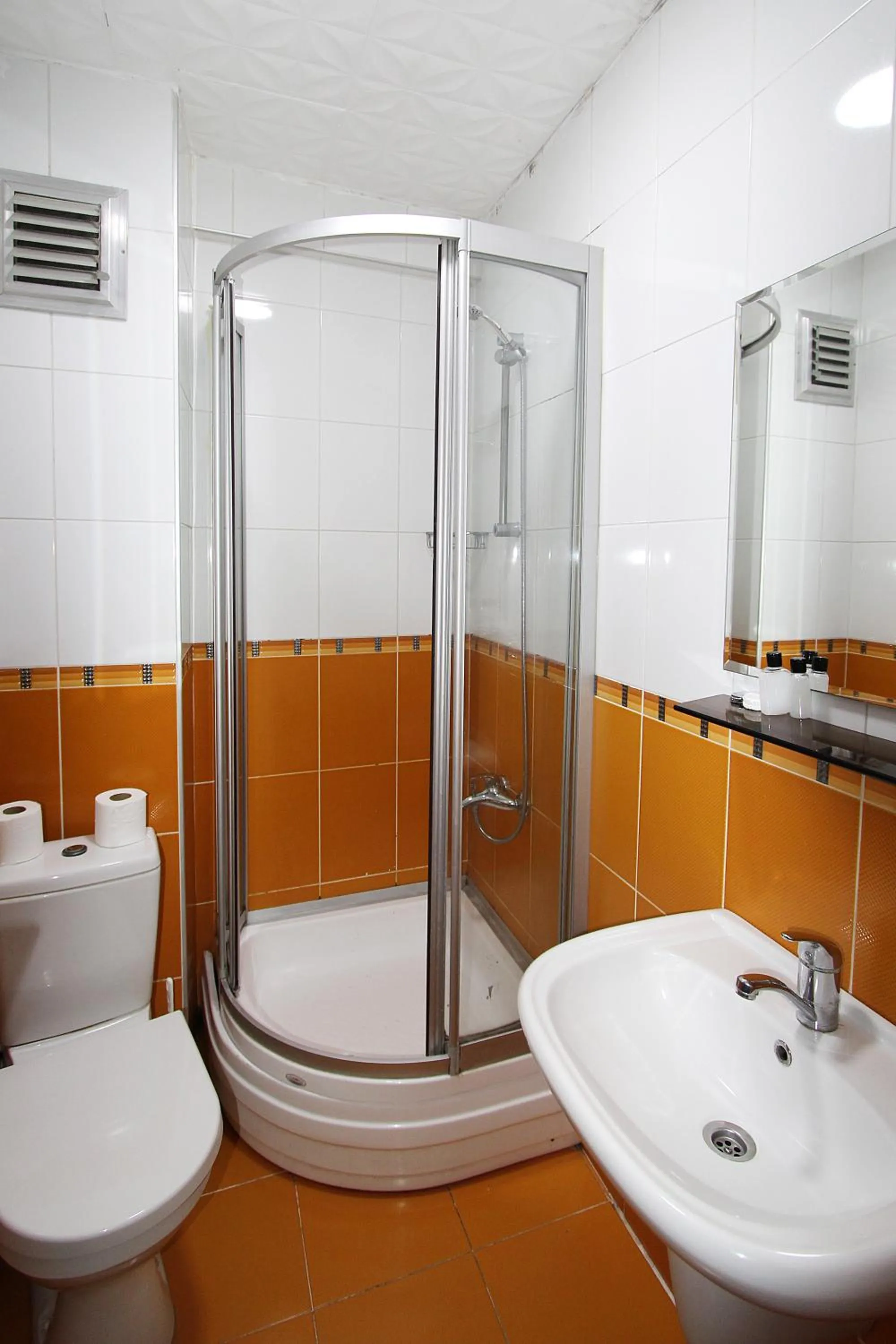 Bathroom in Lyon Hotel İstanbul