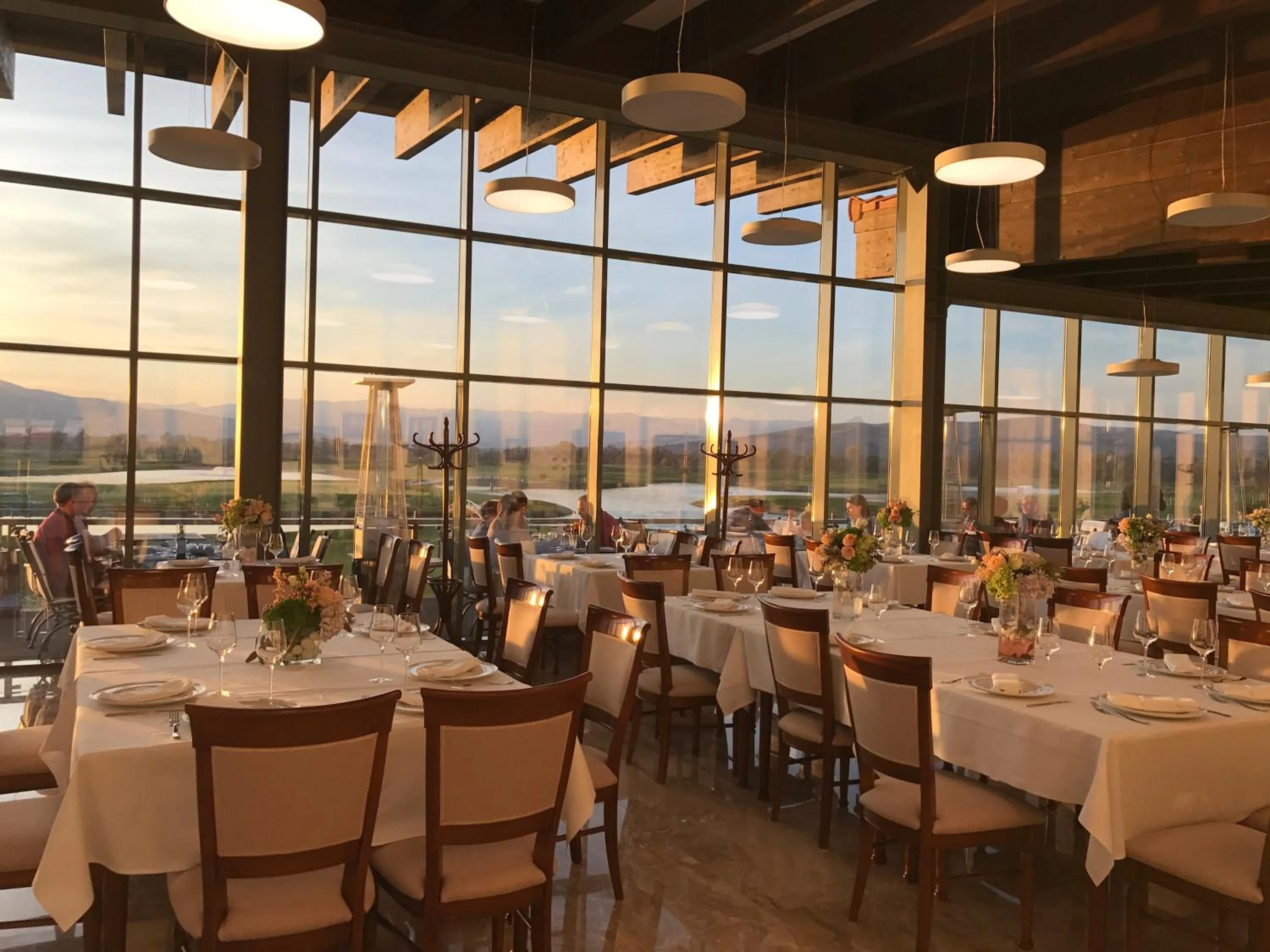 Restaurant/places to eat in Theodora Golf Club