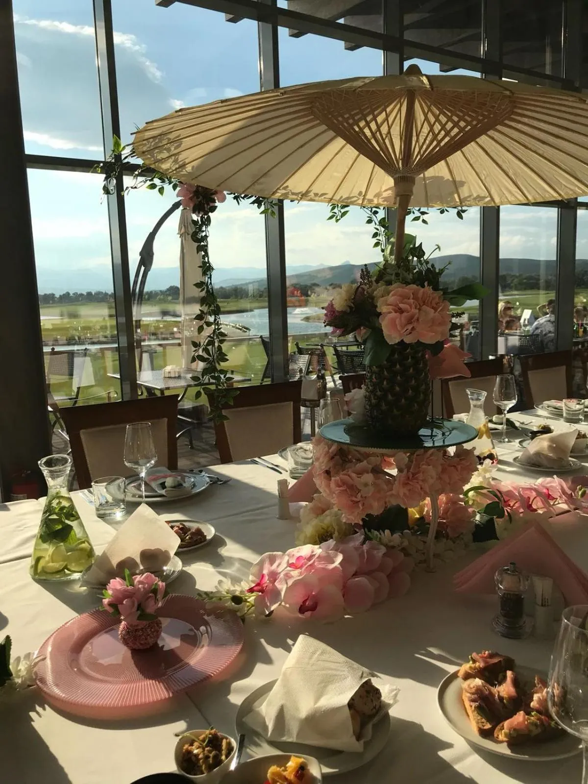 Restaurant/places to eat in Theodora Golf Club