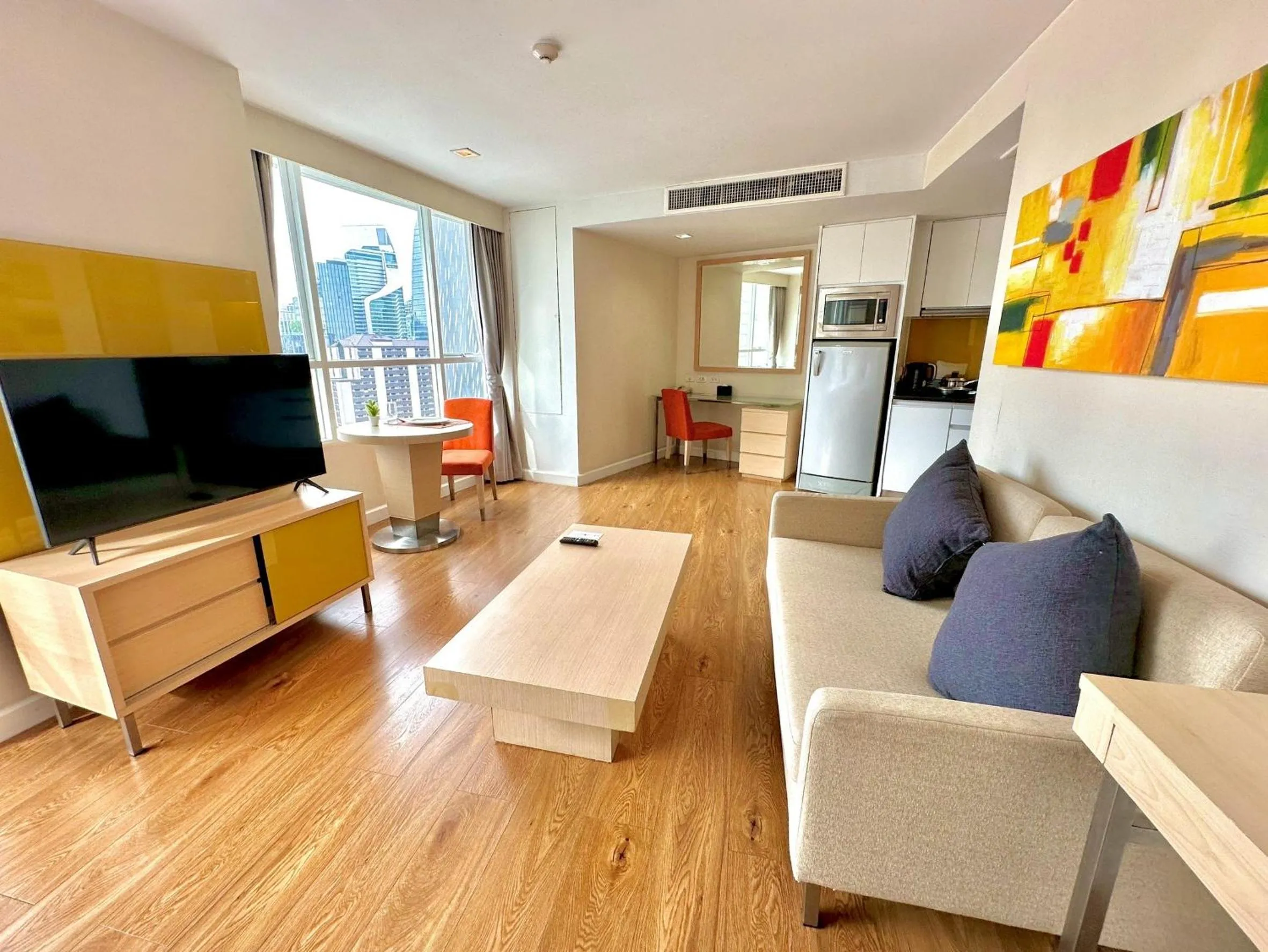 TV and multimedia in Urbana Langsuan Hotel