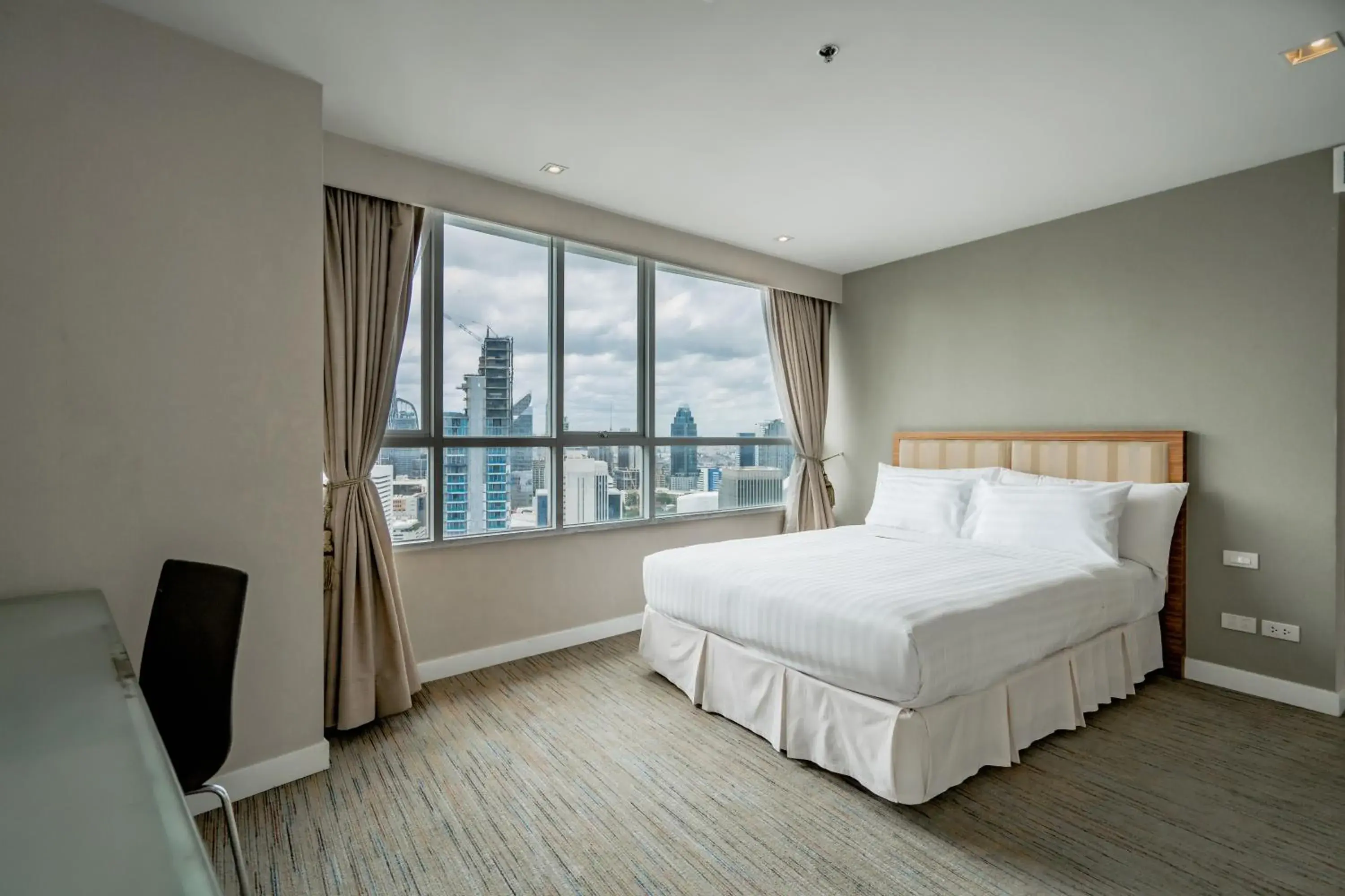 Bed in Urbana Langsuan Hotel Bed in Urbana Langsuan Hotel