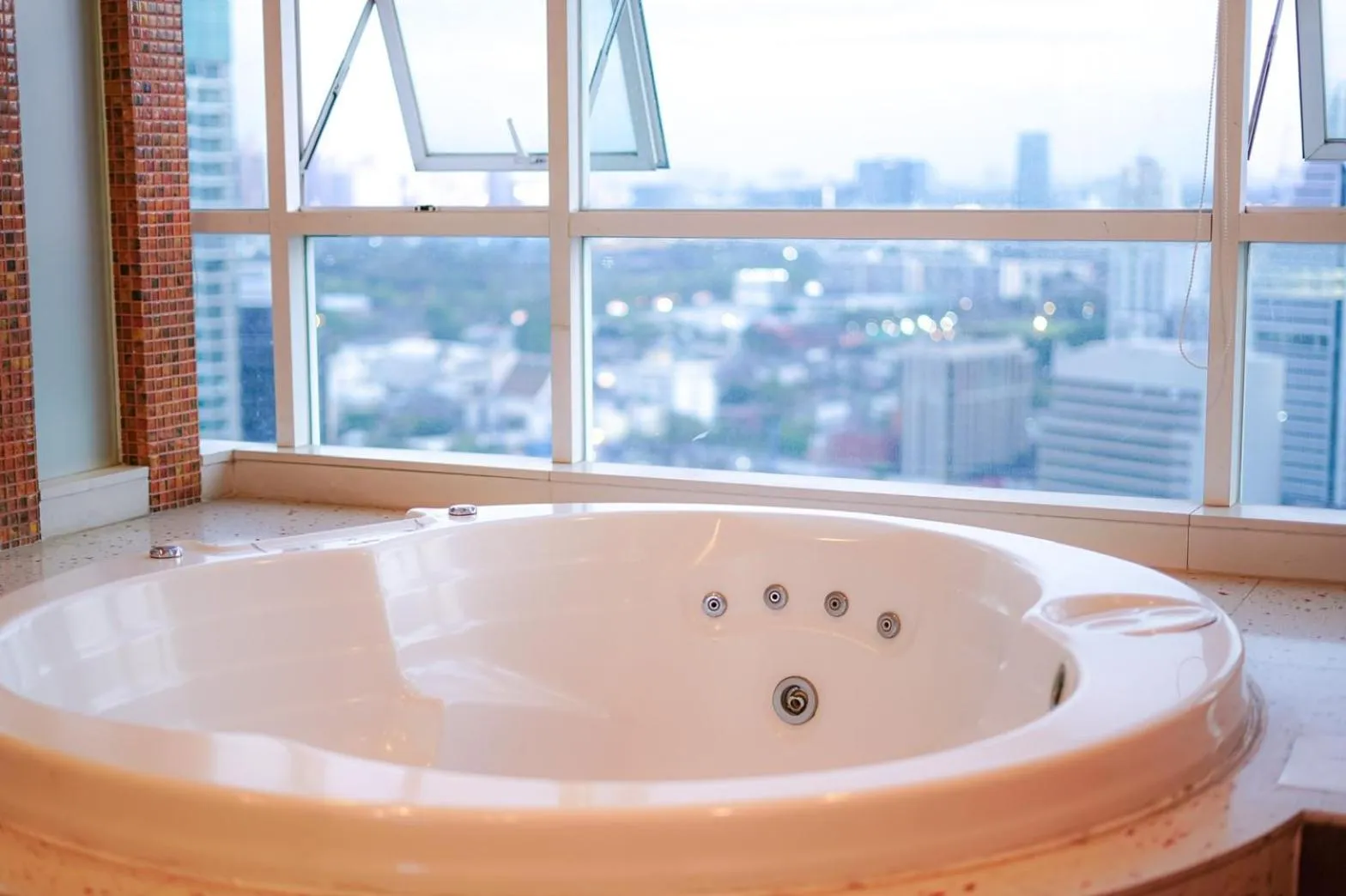 Spa and wellness centre/facilities in Urbana Langsuan Hotel