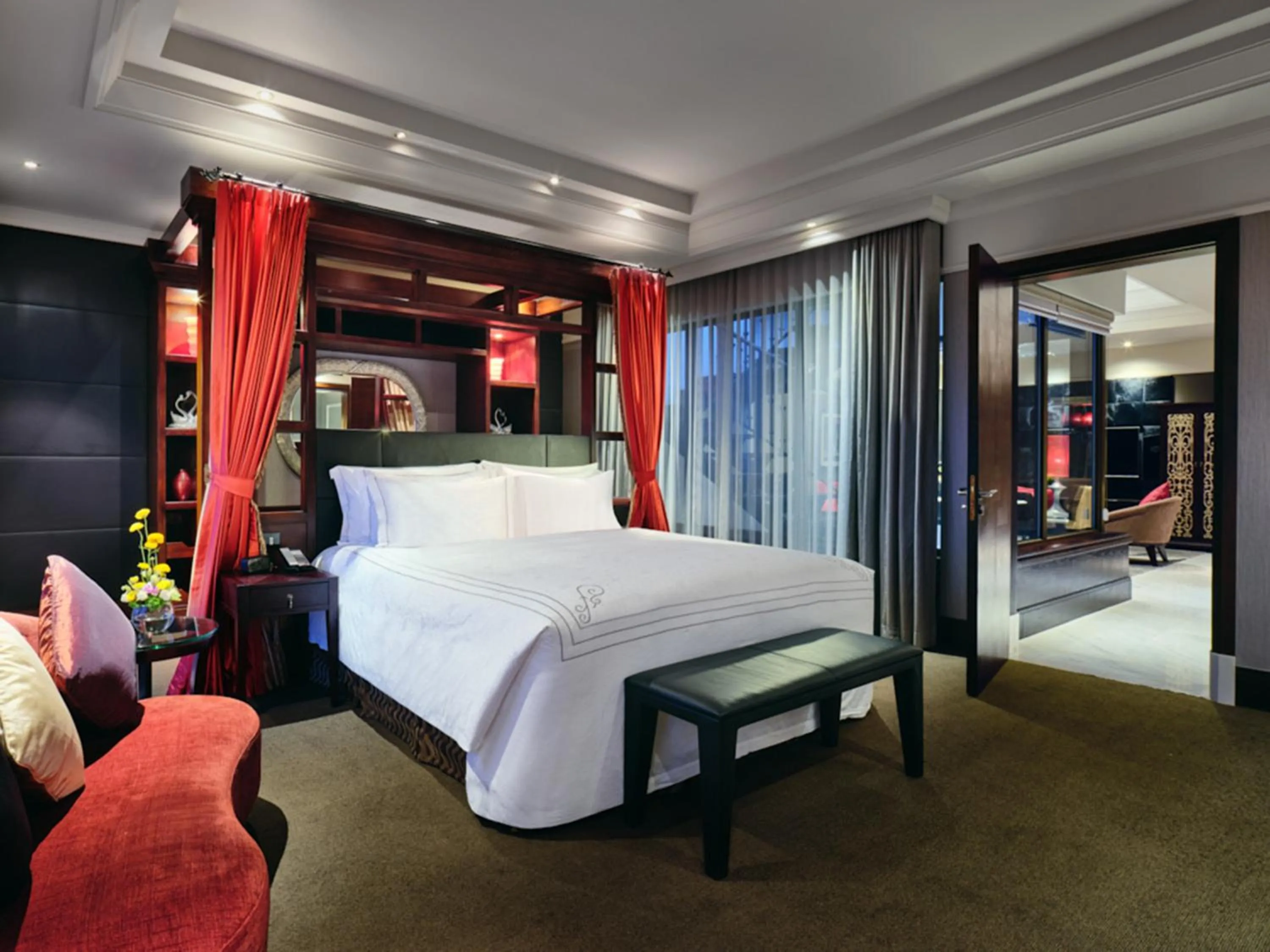 Photo of the whole room, Bed in InterContinental Shenzhen by IHG