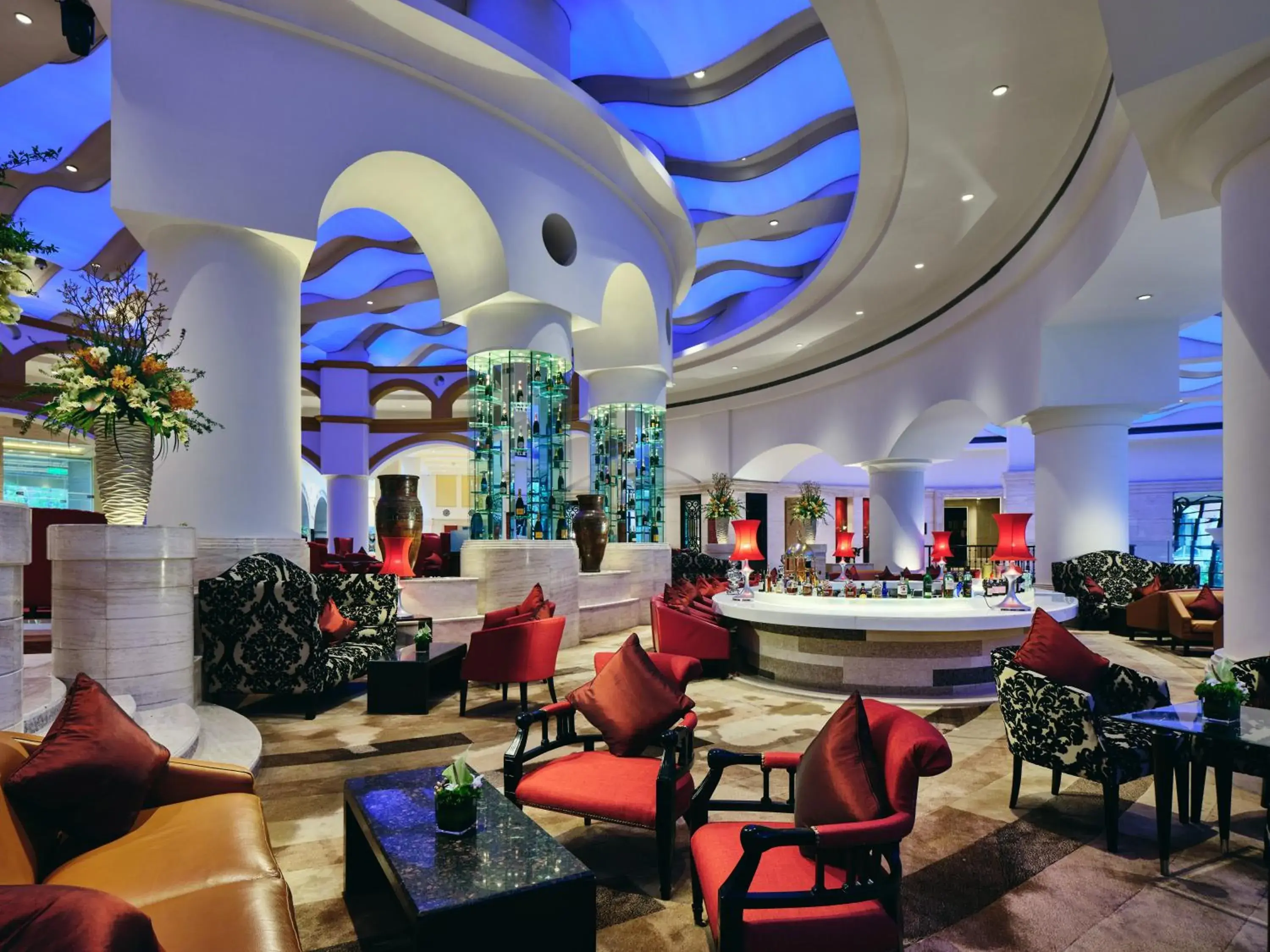 Lounge or bar in InterContinental Shenzhen by IHG Lounge or bar in InterContinental Shenzhen by IHG