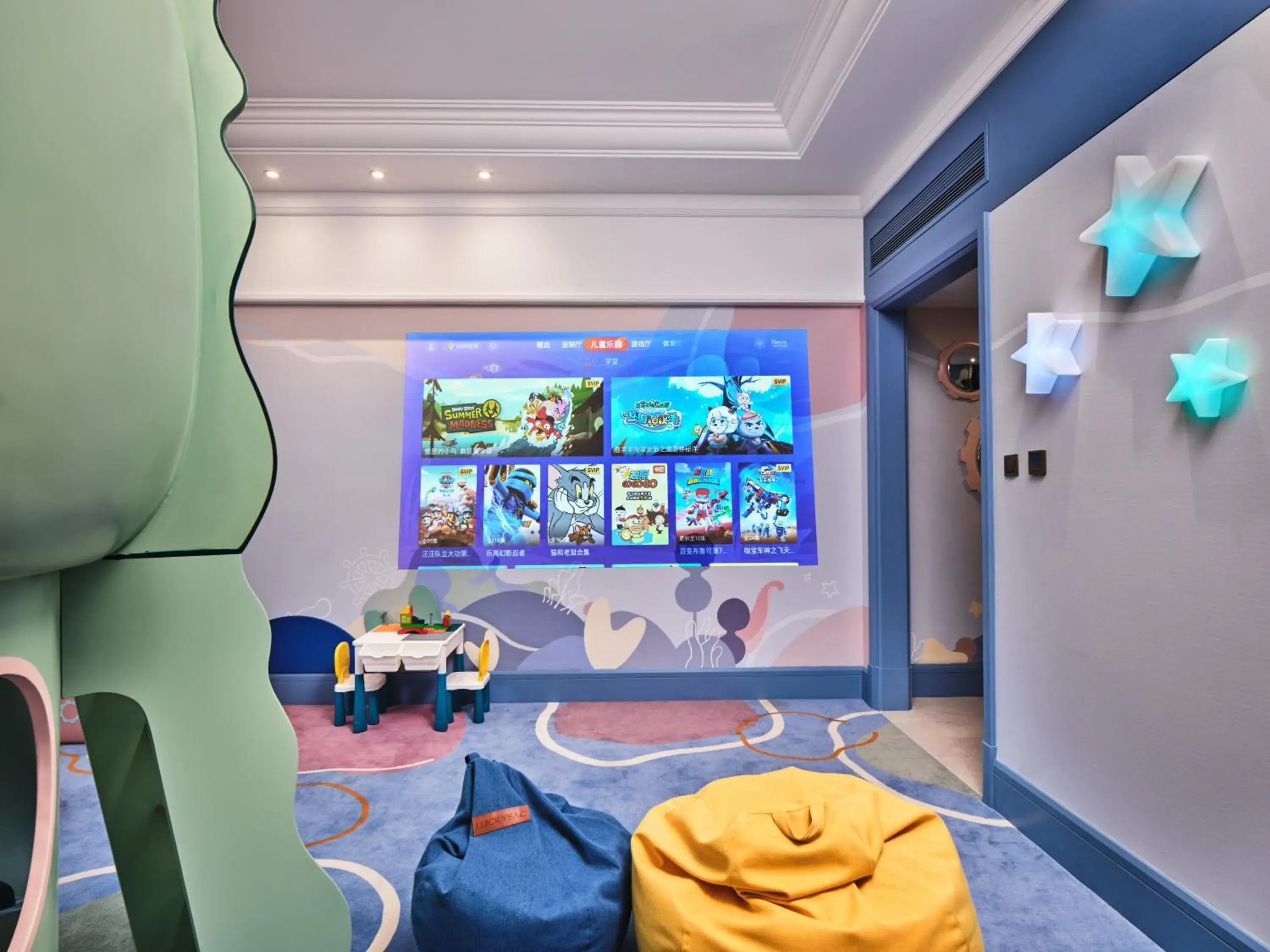 Living room in InterContinental Shenzhen by IHG - OCT Metro Station, All Rooms Featuring Balcony from 55 sqm, 10,000 sqm Garden with Beach and Outdoor & Indoor Swimming Pool, Joy Kids Utopia Theme Club Living room in InterContinental Shenzhen by IHG - OCT Metro Station, All Rooms Featuring Balcony from 55 sqm, 10,000 sqm Garden with Beach and Outdoor & Indoor Swimming Pool, Joy Kids Utopia Theme Club