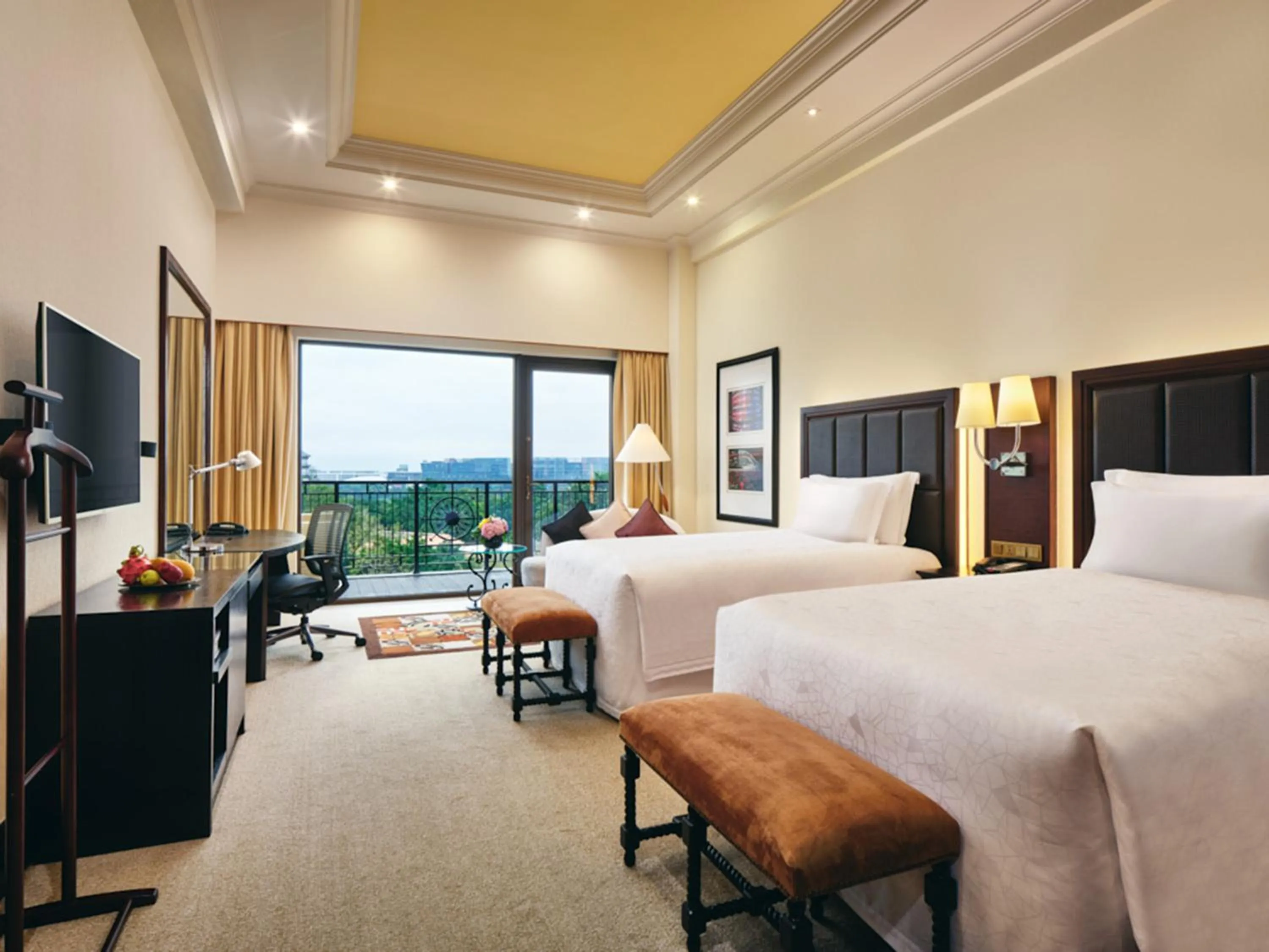 Photo of the whole room, Bed in InterContinental Shenzhen by IHG