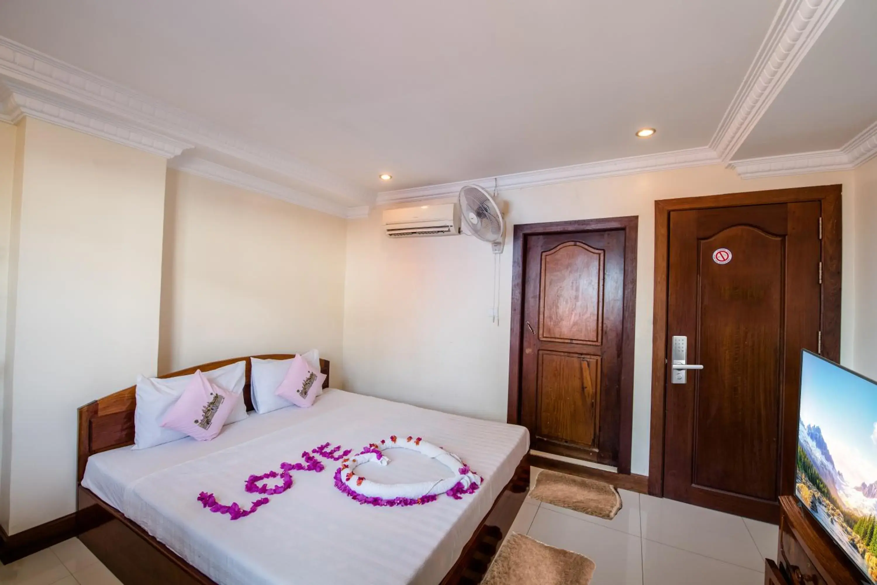 Standard Double Room in Seng Hout Hotel Standard Double Room in Seng Hout Hotel