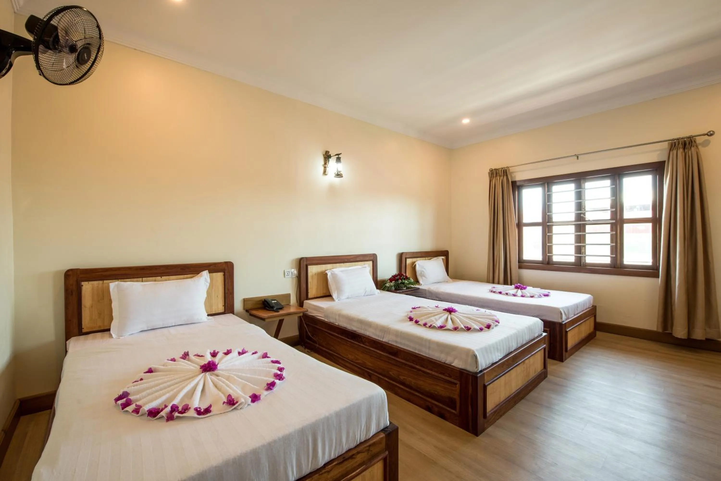 Bed in Seng Hout Hotel