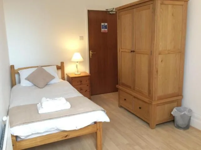 Bed in Cavell House Bed and Breakfast