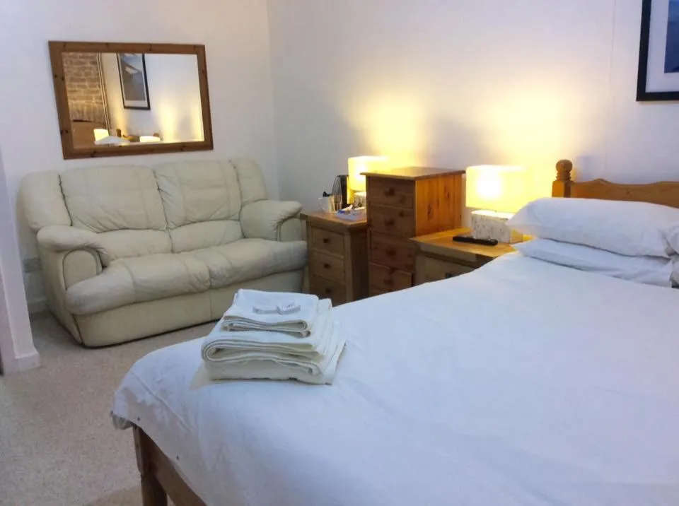 Bed in Cavell House Bed and Breakfast