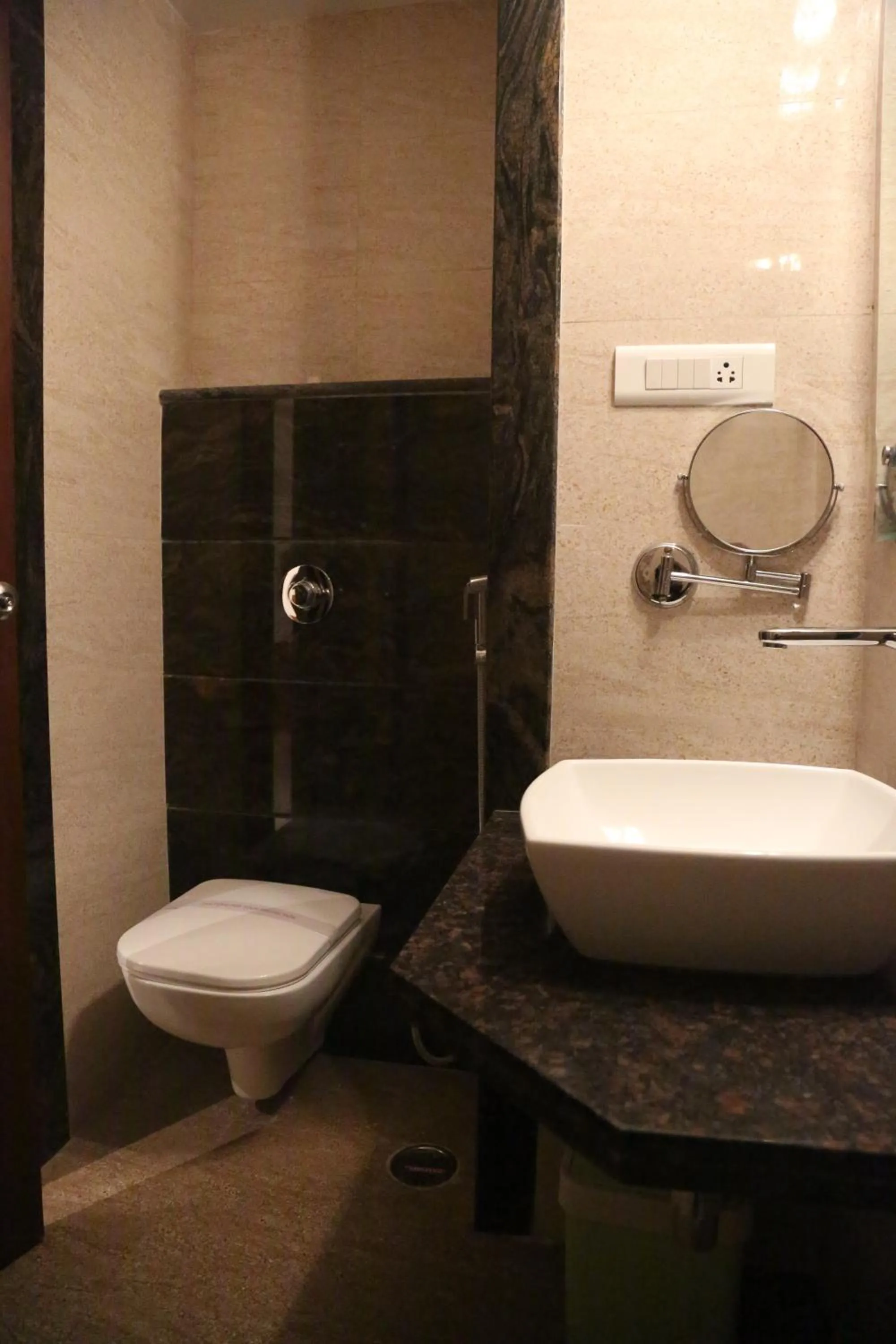 Bathroom in Hotel Varanasi Inn