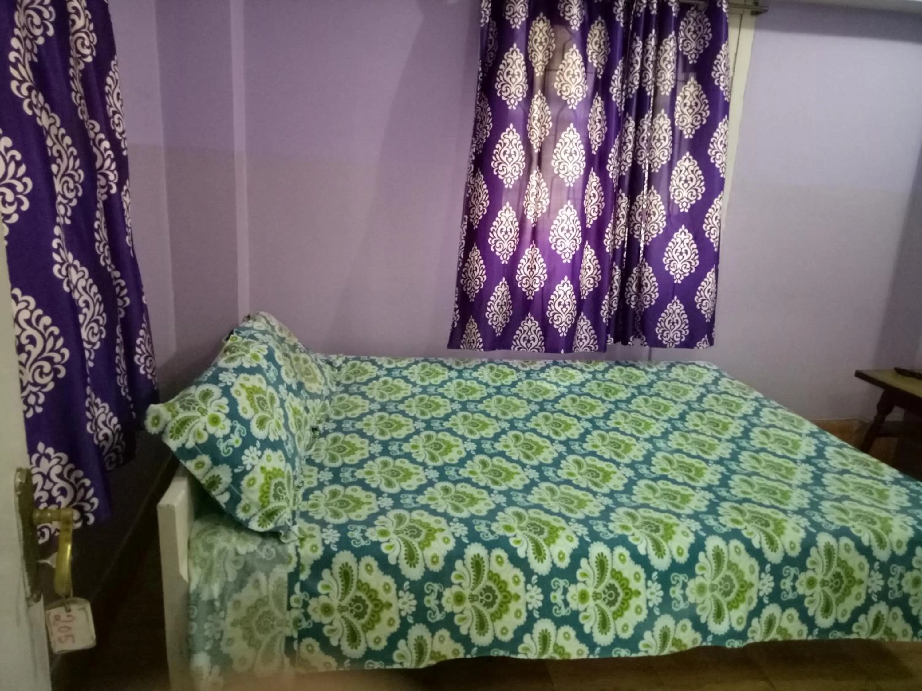 Bed in Hotel Kameng
