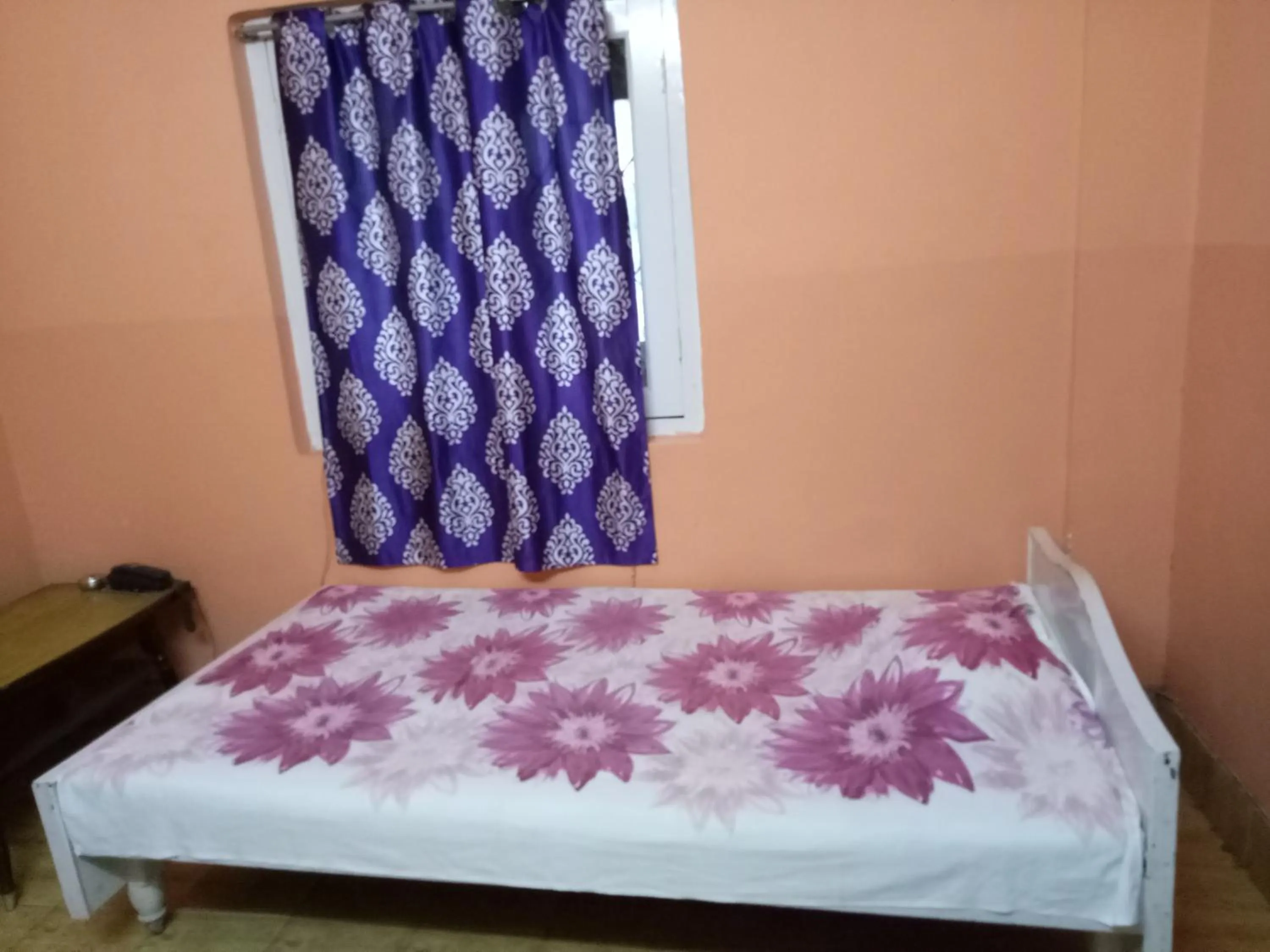 Bed in Hotel Kameng